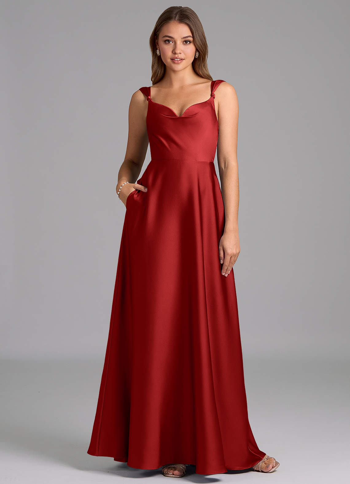 Azazie Beatrice Vestidos de damas de honor Vestido de Granada de Satén Elástico de Corte en A con Escote de Corazón image1