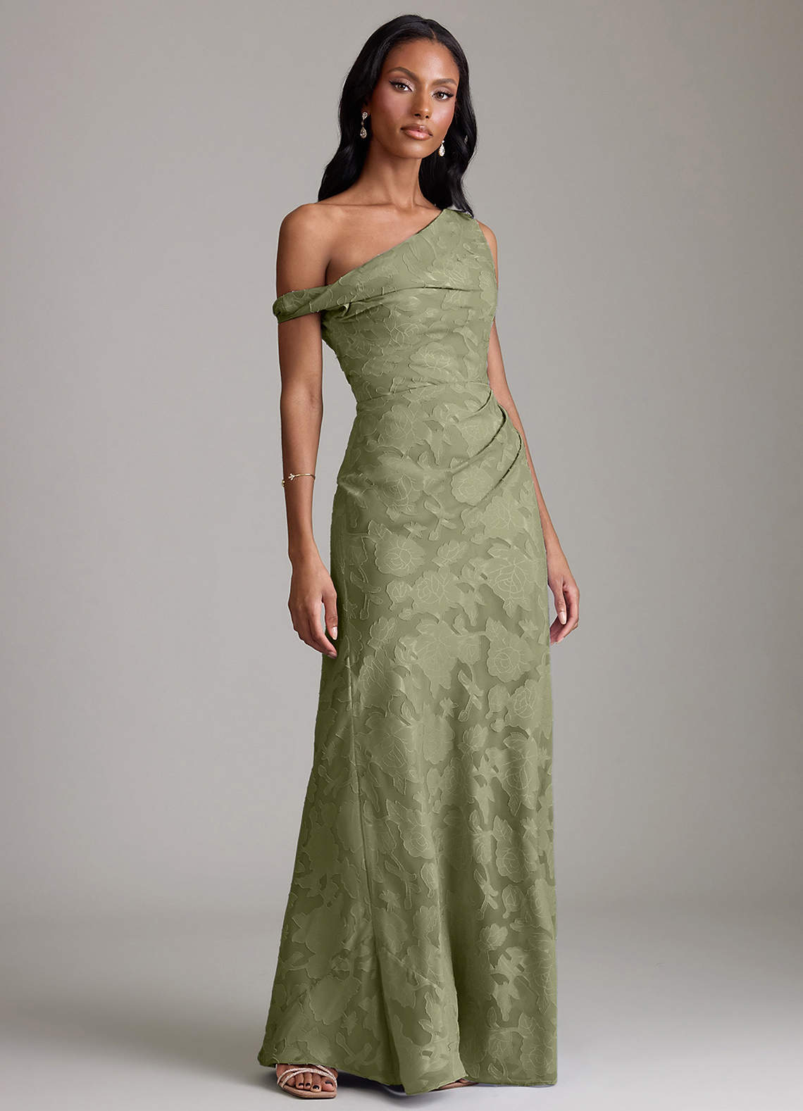 Azazie Emerson Vestidos de madrinha de casamento Vestido Pistache de Esgotamento Floral de sereia com Fora do ombro image3