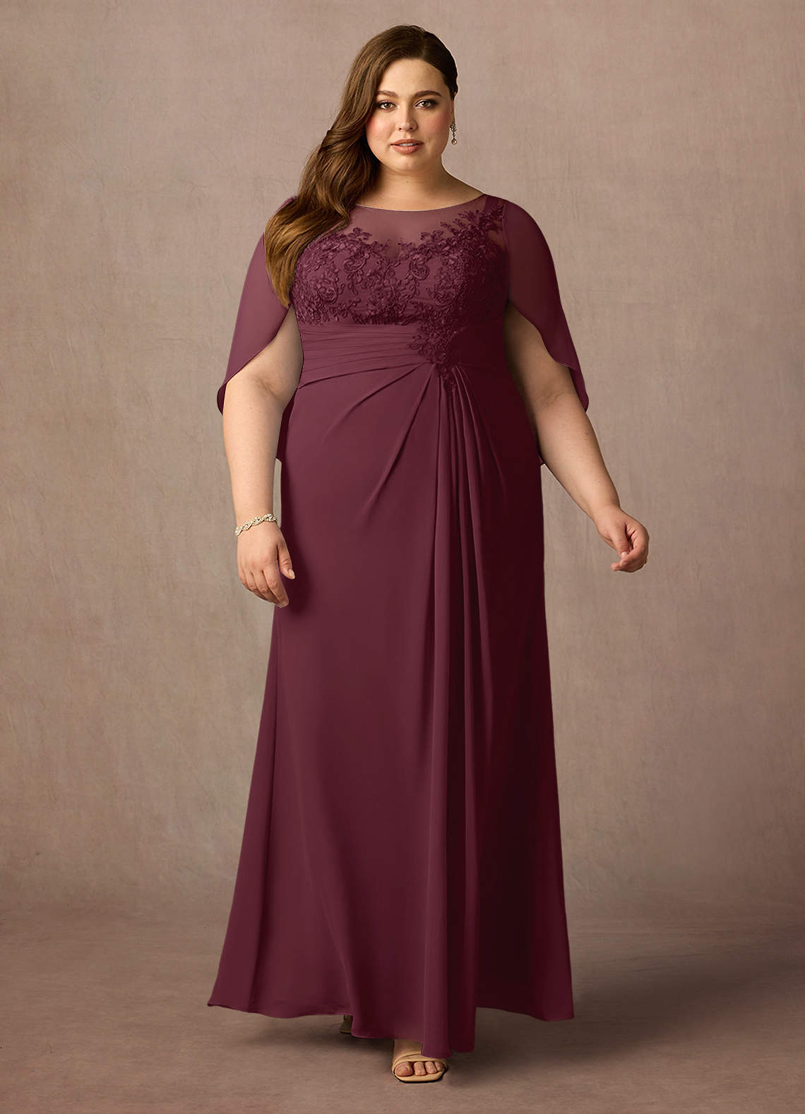 Azazie Hera vestidos de madre de la novia Vestido de Cabernet de Gasa de Corte En A con Capa de encaje image5