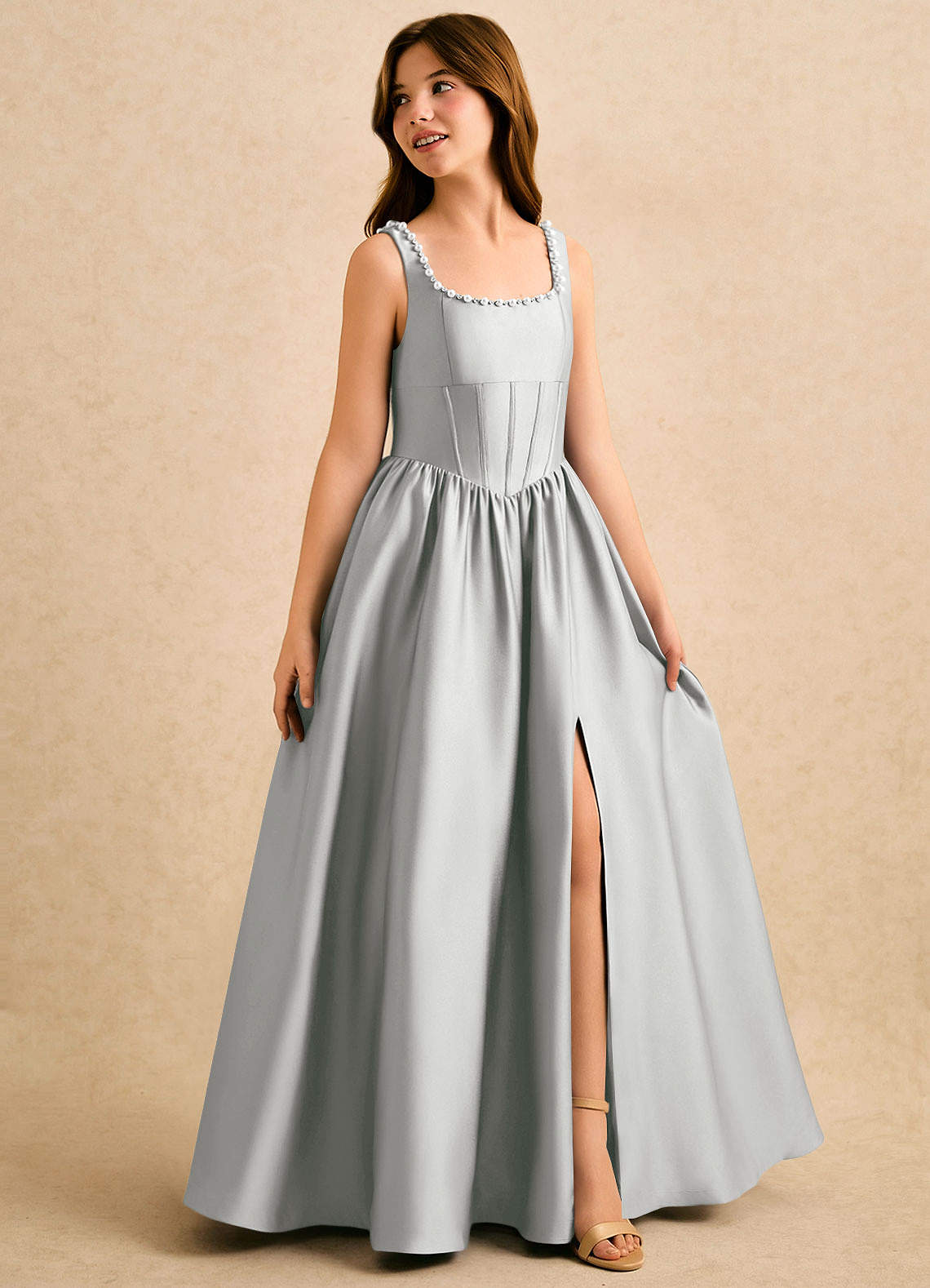 Azazie Enid Girls Formal Kukkatyttöjen mekot A-linja Helmillä koristeltu Joustava satiini Lattian pituus Mekko image2