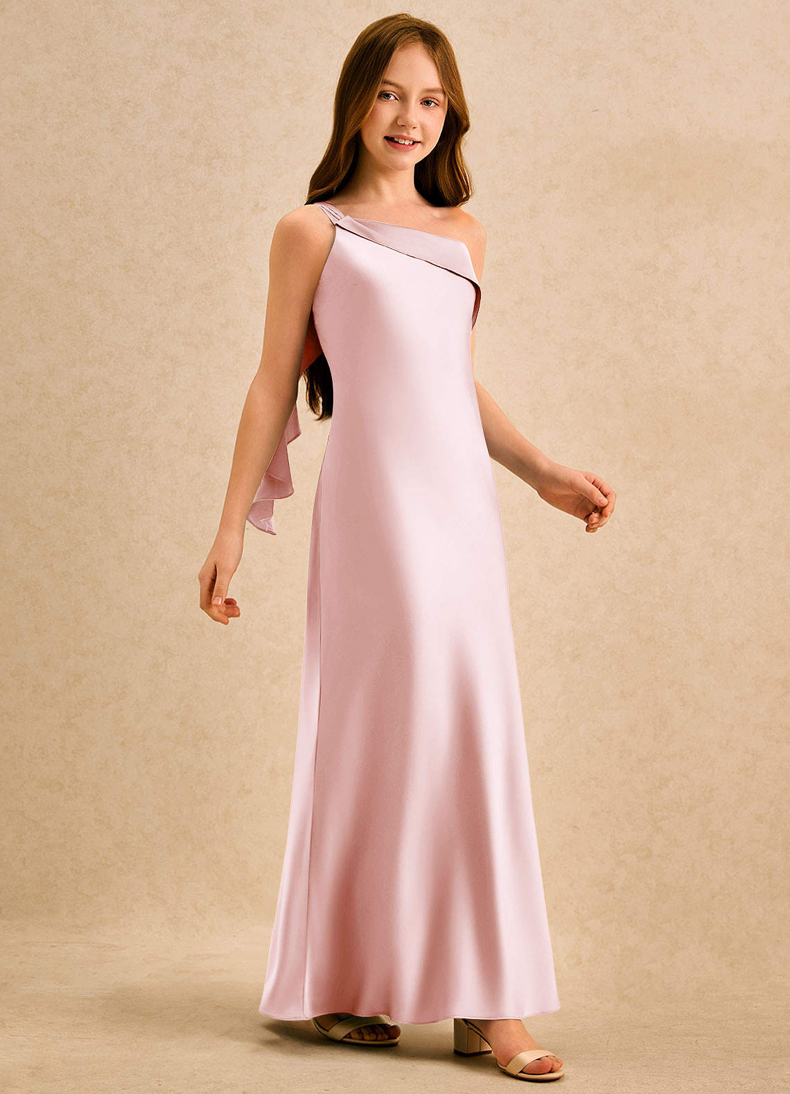 Azazie Almond Girls Formal Sukienki dla dziewczynek sypiących kwiaty Osłona Jedno ramię Satyna elastyczna Długość podłogi Sukienka image4