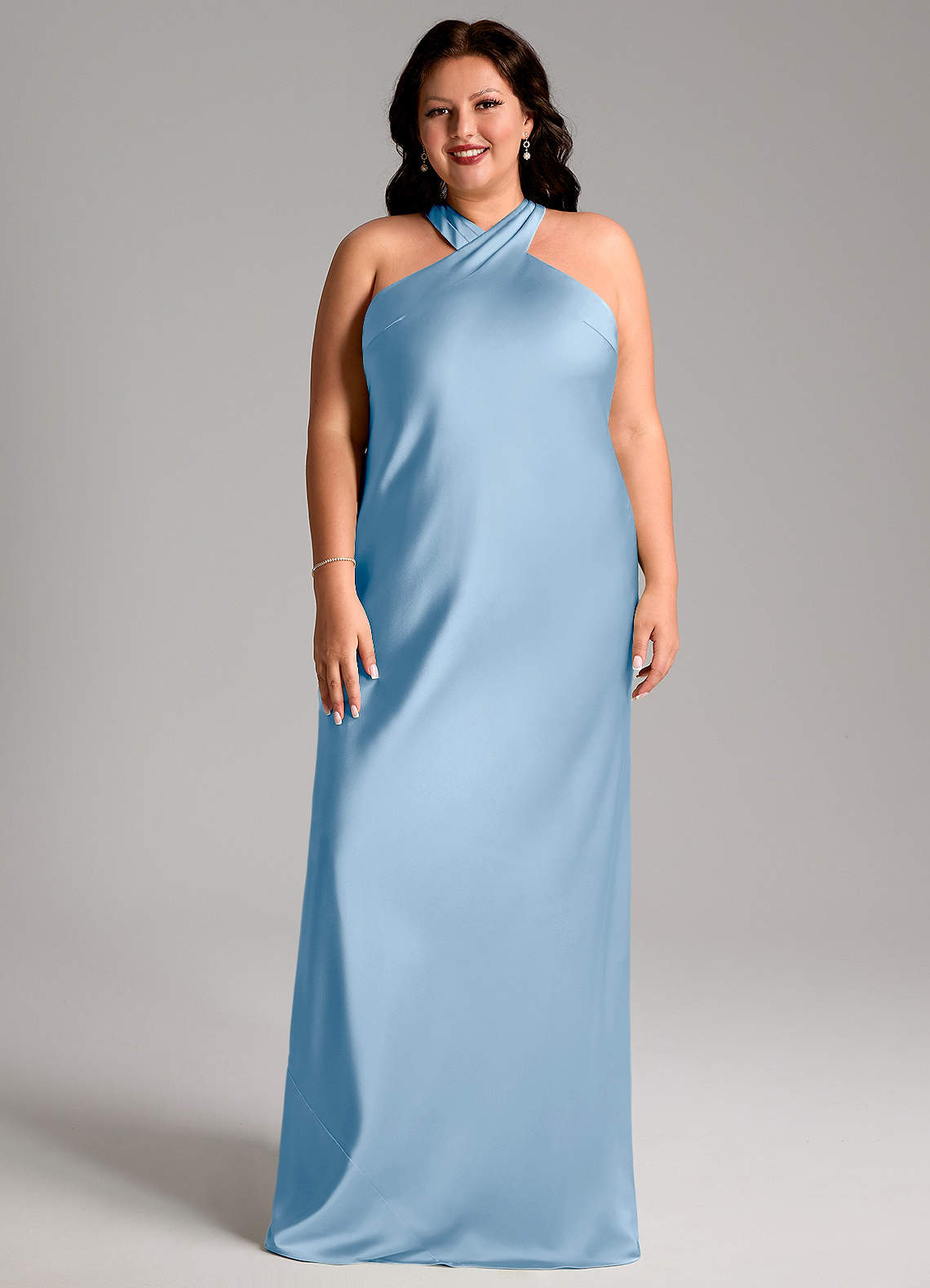 Azazie Doretta Vestidos de damas de honor Vestido Azul Pálido de Satén Elástico de Corte Sirena con Plisado image1