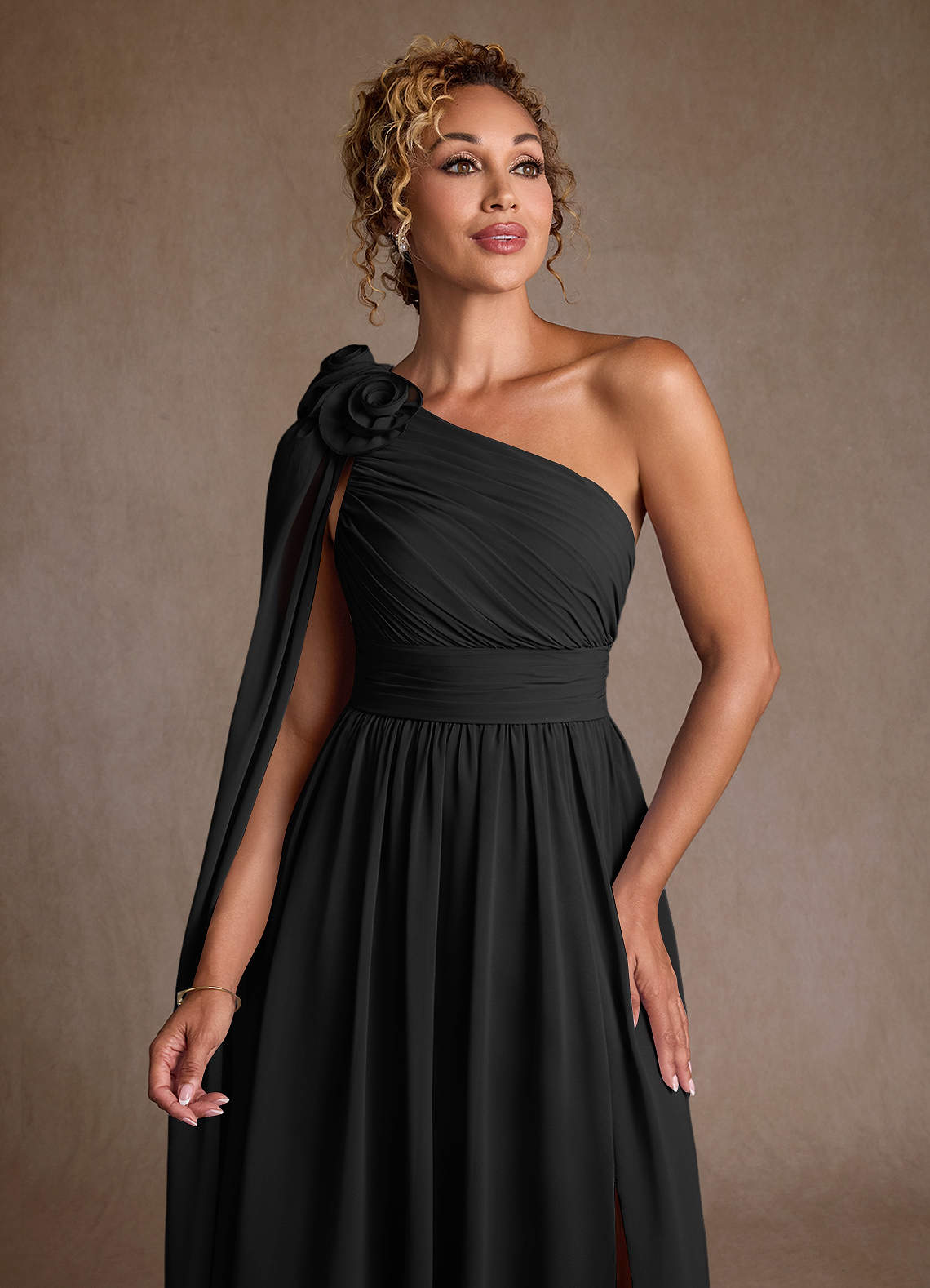 Azazie Lancaster Mère de la mariée Robes Robe Trapèze en Mousseline de soie Une épaule Noir image5