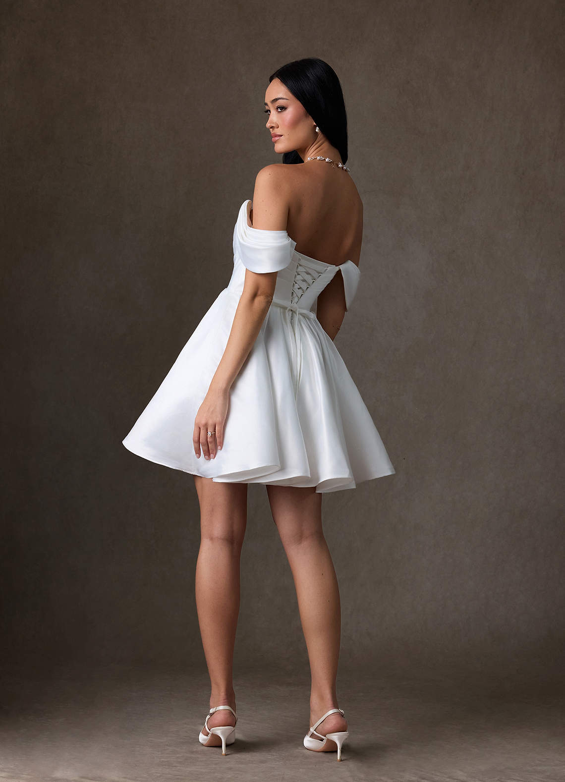 Azazie Anne Vestidos de noiva Vestido Diamante Branco de Cetim de Linha A image1