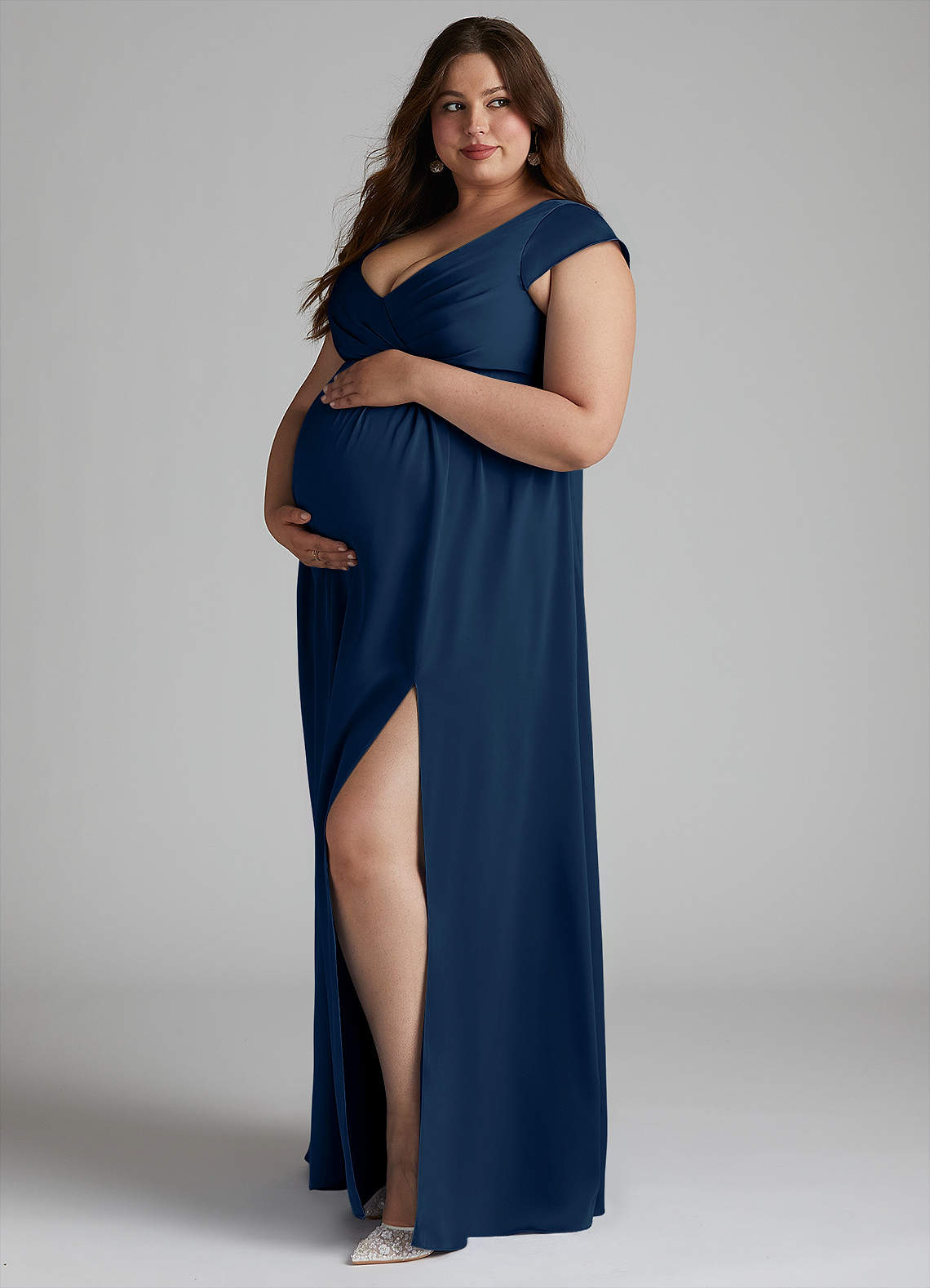 Azazie Allessia vestidos de dama de honor de maternidad Vestido de Corte en A Plisado Hasta el suelo Satén Elástico image7