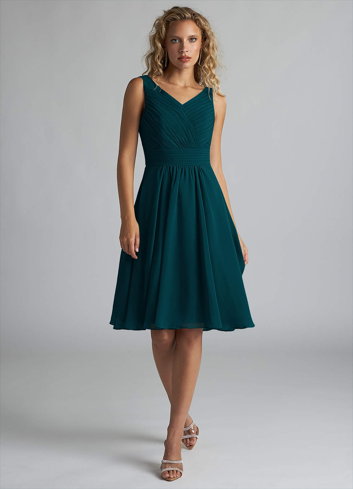 Azazie Grace Robes de demoiselle d'honneur Robe Trapèze en Mousseline de soie Plissée Vert Pin image1