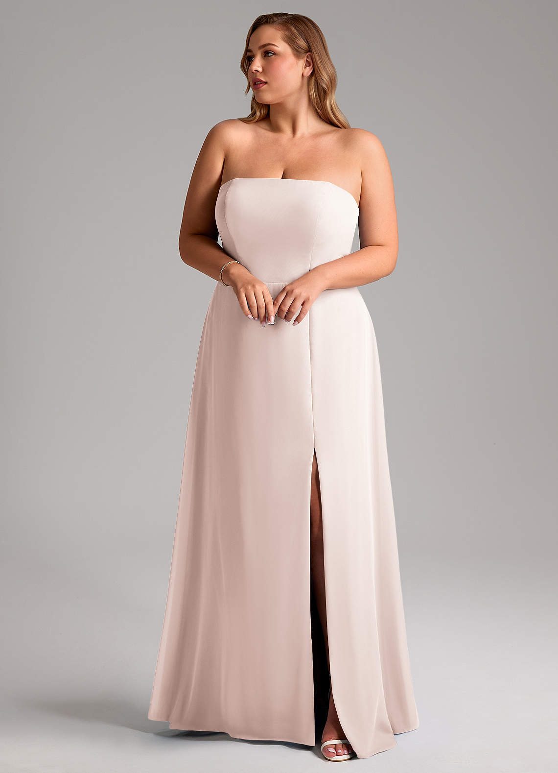Azazie Wren Vestidos de madrinha de casamento Vestido Pétala De Rosa de Chiffon de Linha A com Fenda Lateral image9