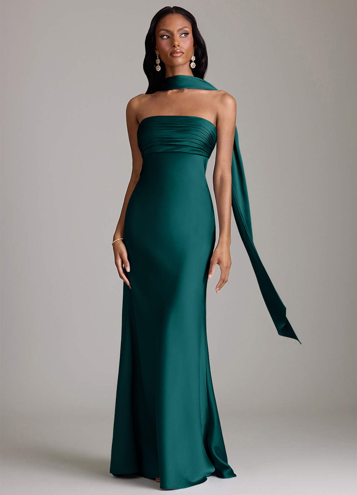 Azazie Saylor Vestidos de damas de honor Vestido de Pavo Real de Satén Elástico de Corte Sirena con Sin tirantes image8