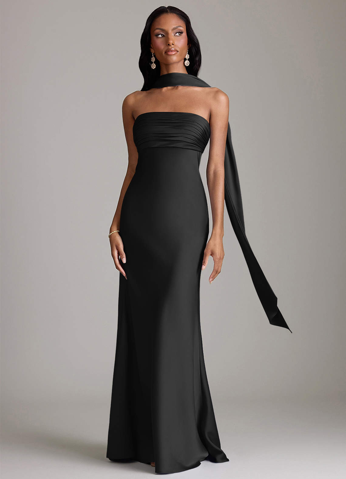 Azazie Saylor Vestidos de damas de honor Vestido de Negro de Satén Elástico de Corte Sirena con Sin tirantes image8