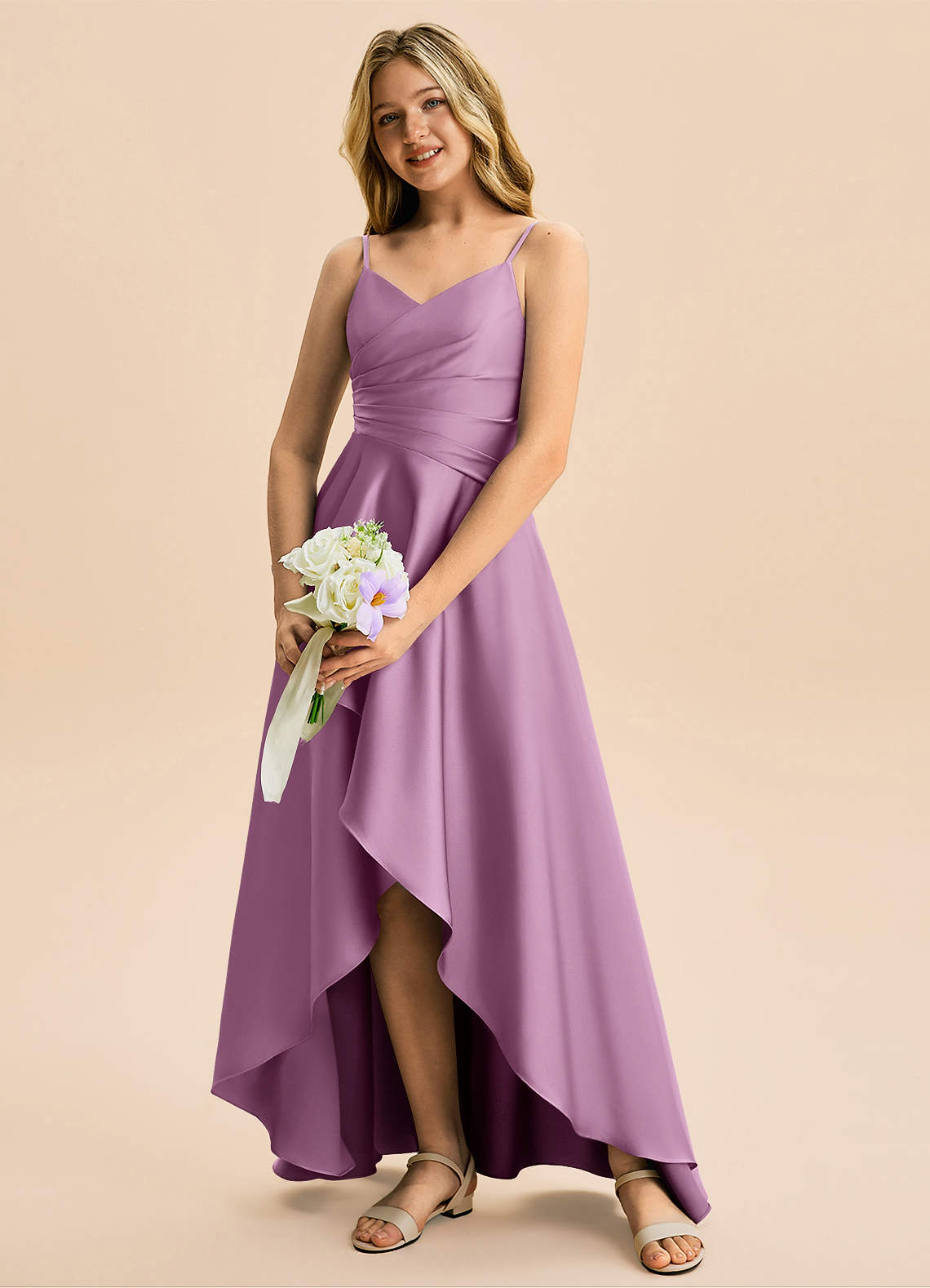 Azazie Eirlys Junior Abito A-Line in Raso Elasticizzato Plissettato Glicine image3