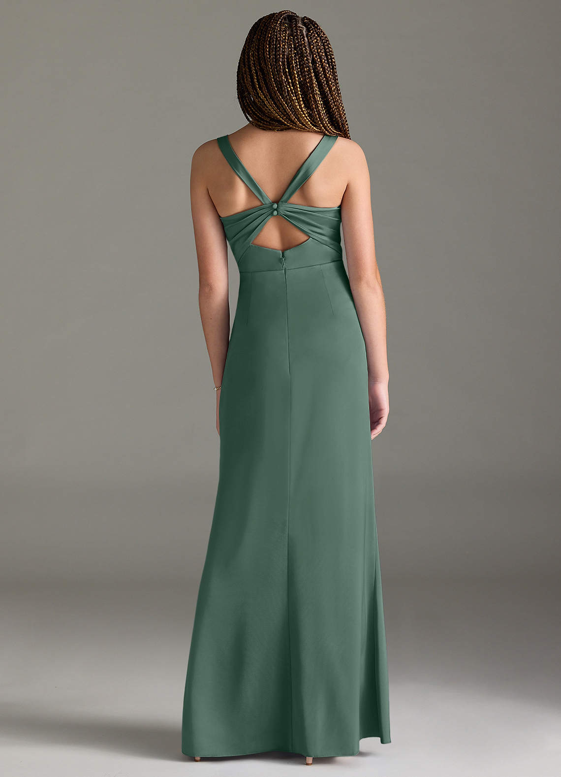 Azazie Mero Junior Vestido de Eucalipto de Satén Elástico de Corte Sirena con Plisado image4