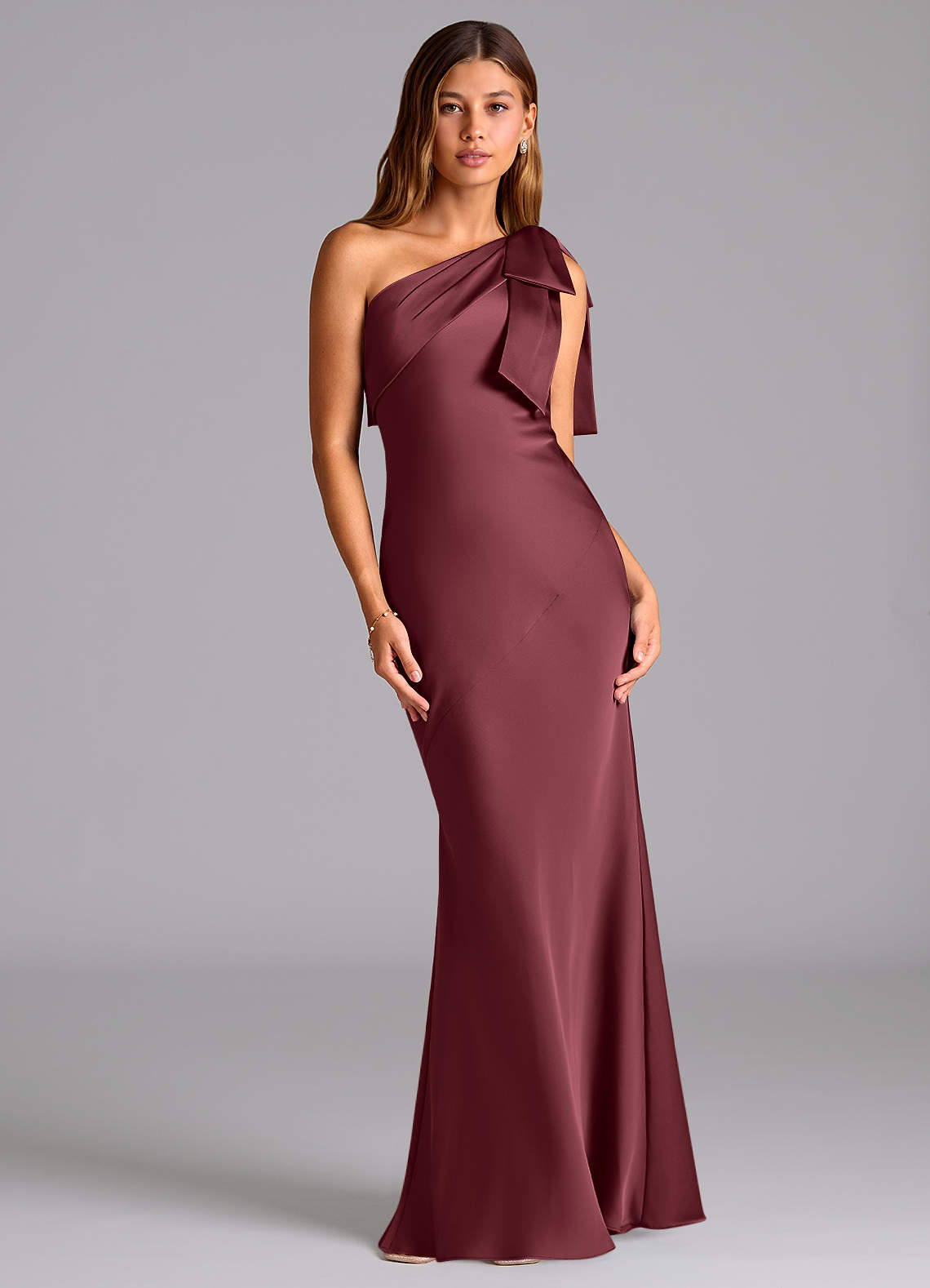 Azazie Yuanna Jurken voor bruidsmeisjes Jurk van Stretch Satijn met Zeemeermin One-Shoulder Merlot image1