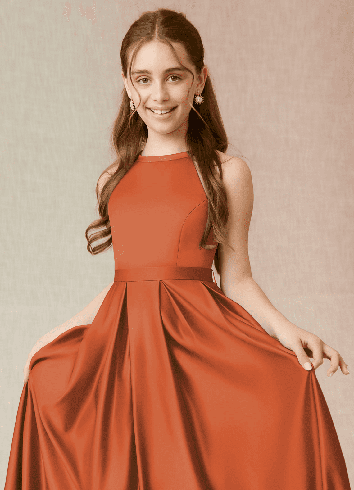 Azazie Arianthe Junior Vestido Canela de Cetim elástico de Linha A com com bolsos image4