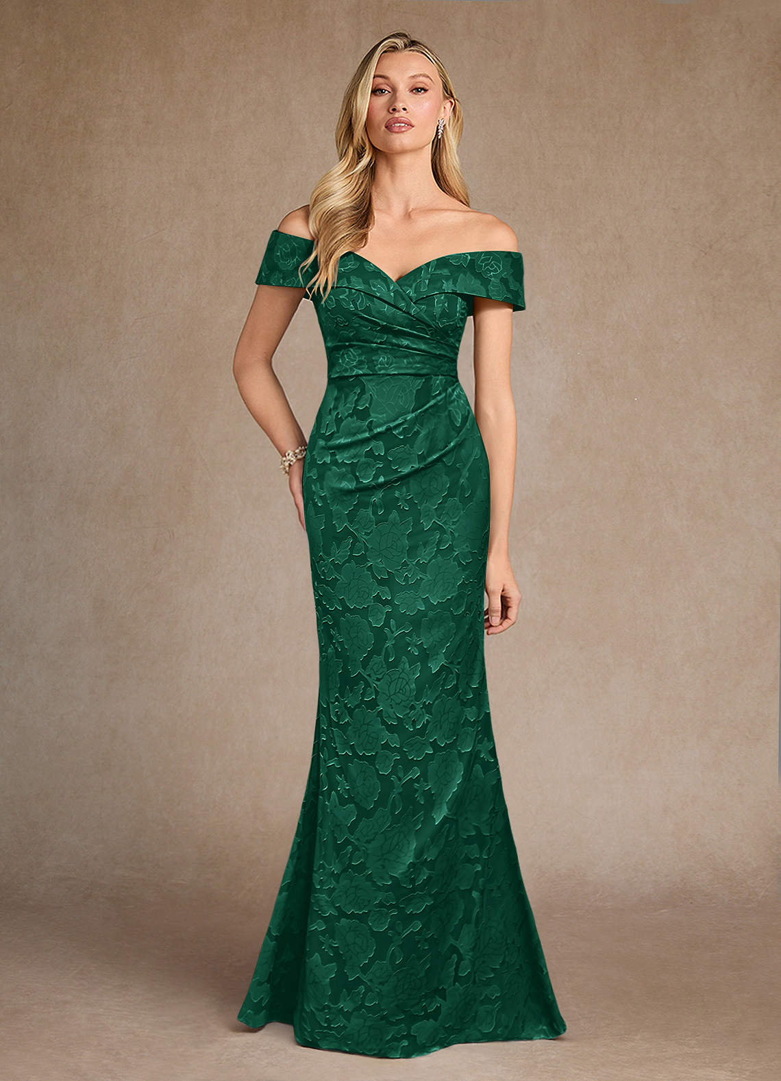 Azazie Canton Abiti per la Madre della Sposa Abito Sirena in Burnout Floreale a Spalla Scoperta Smeraldo image1