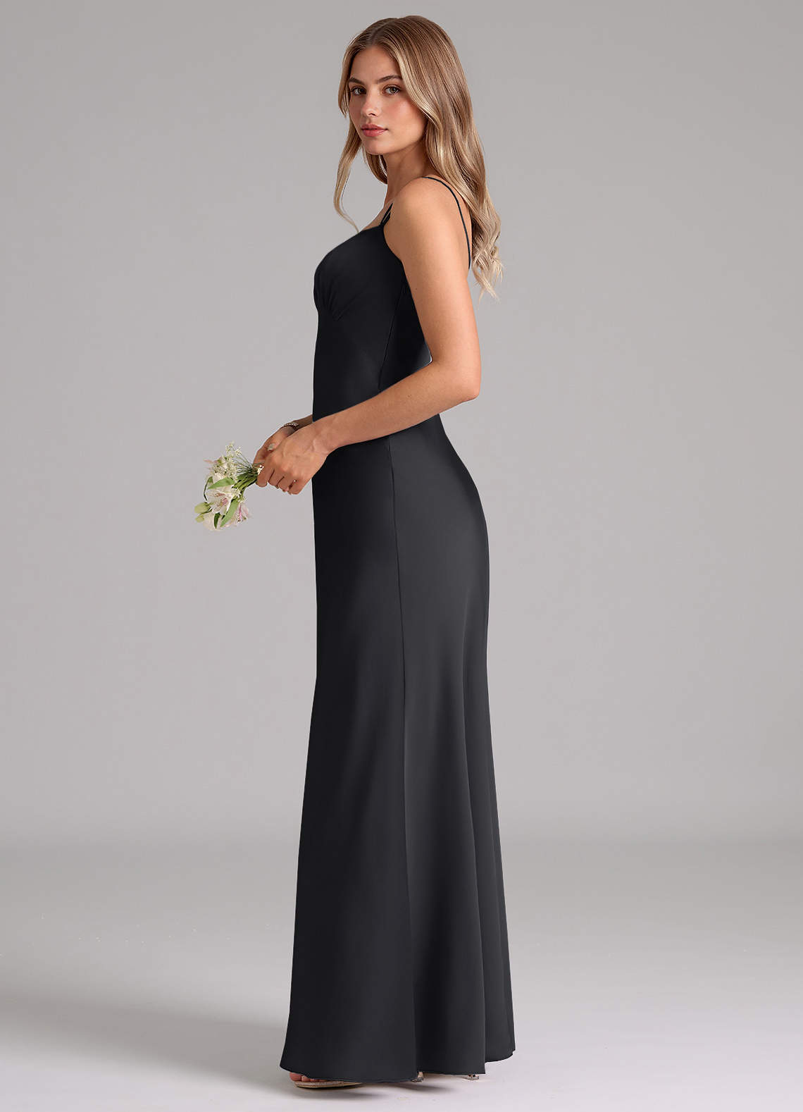 Azazie Suttona Vestidos de damas de honor Vestido de Negro de Satén Elástico de Corte en A con Plisado image4