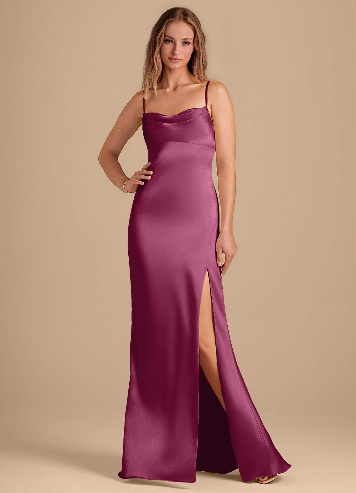 Azazie Camila Brautjungfernkleider Etui Herzausschnitt Metallischer Satin Kleid Burgunderrot image1