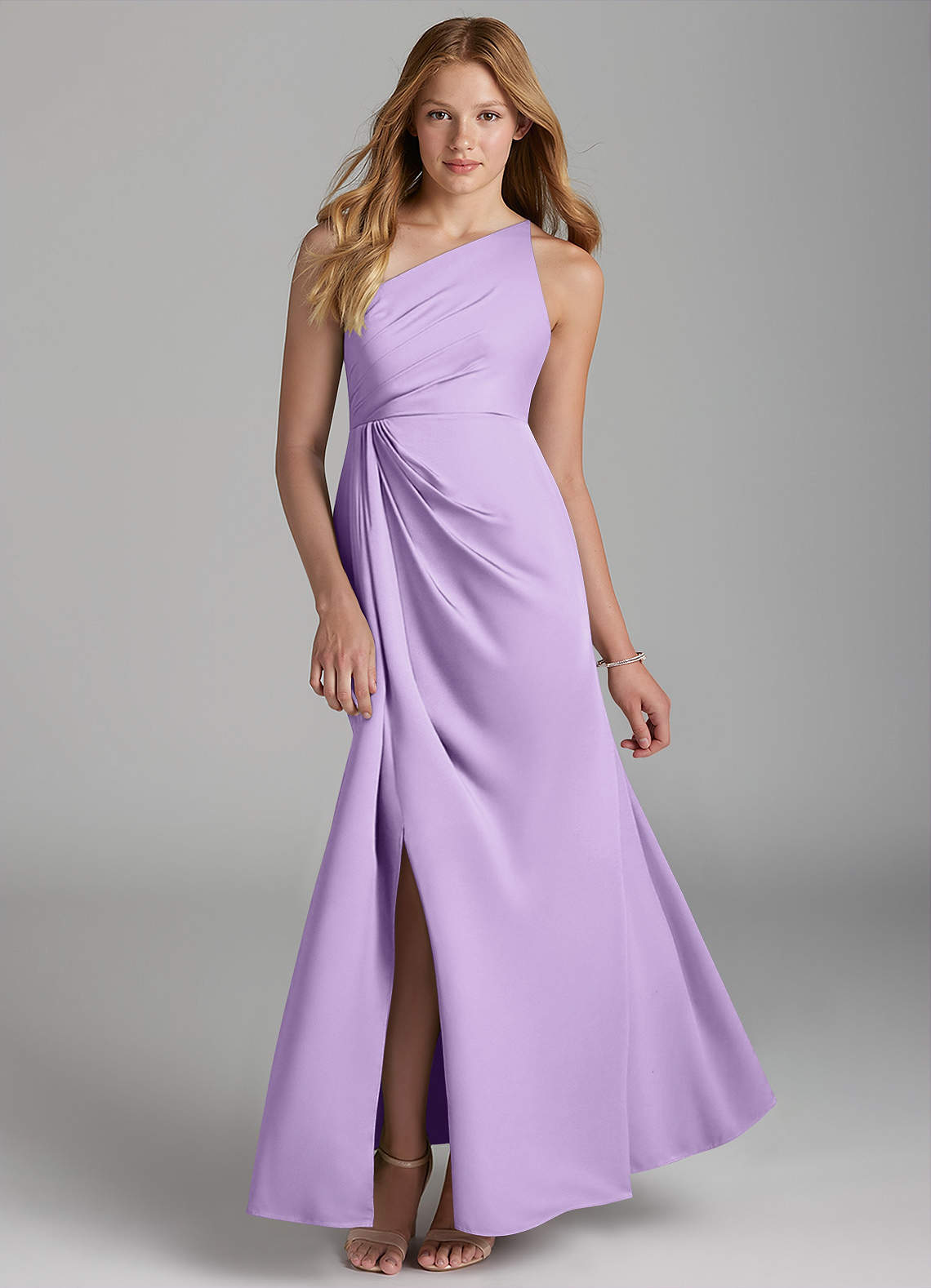 Azazie Mika Junior Robe Trapèze en Satin extensible Plissée Lilas image1