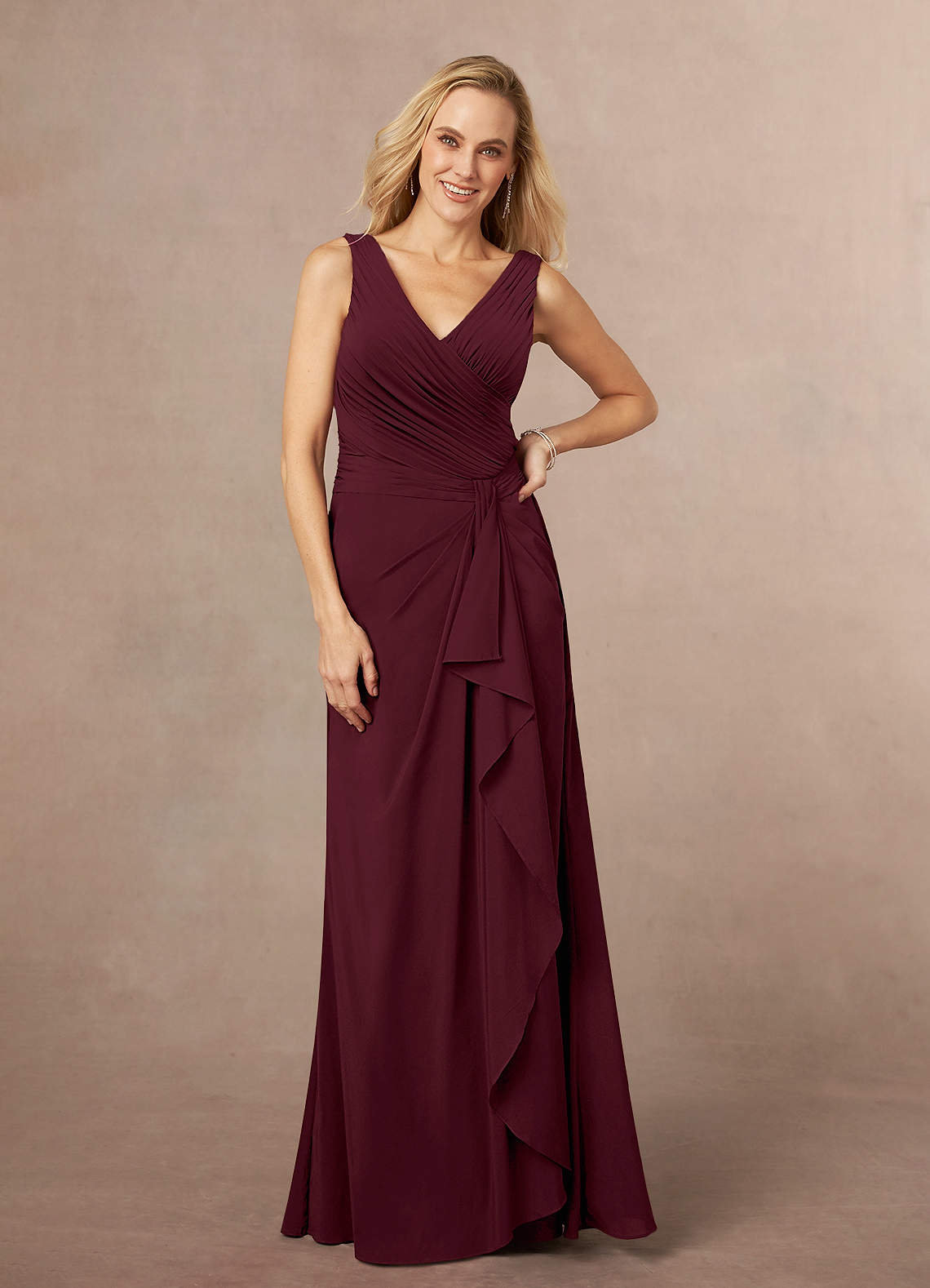 Azazie Evy Abiti per la Madre della Sposa Abito A-Line in Chiffon Elasticizzato Plissettato Cabernet image1