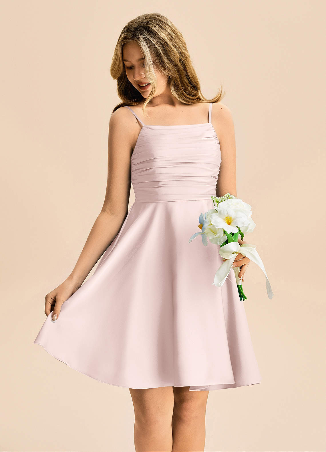 Azazie Miko Junior Vestido Rosa Corado de Cetim elástico de Linha A com Plissado image3