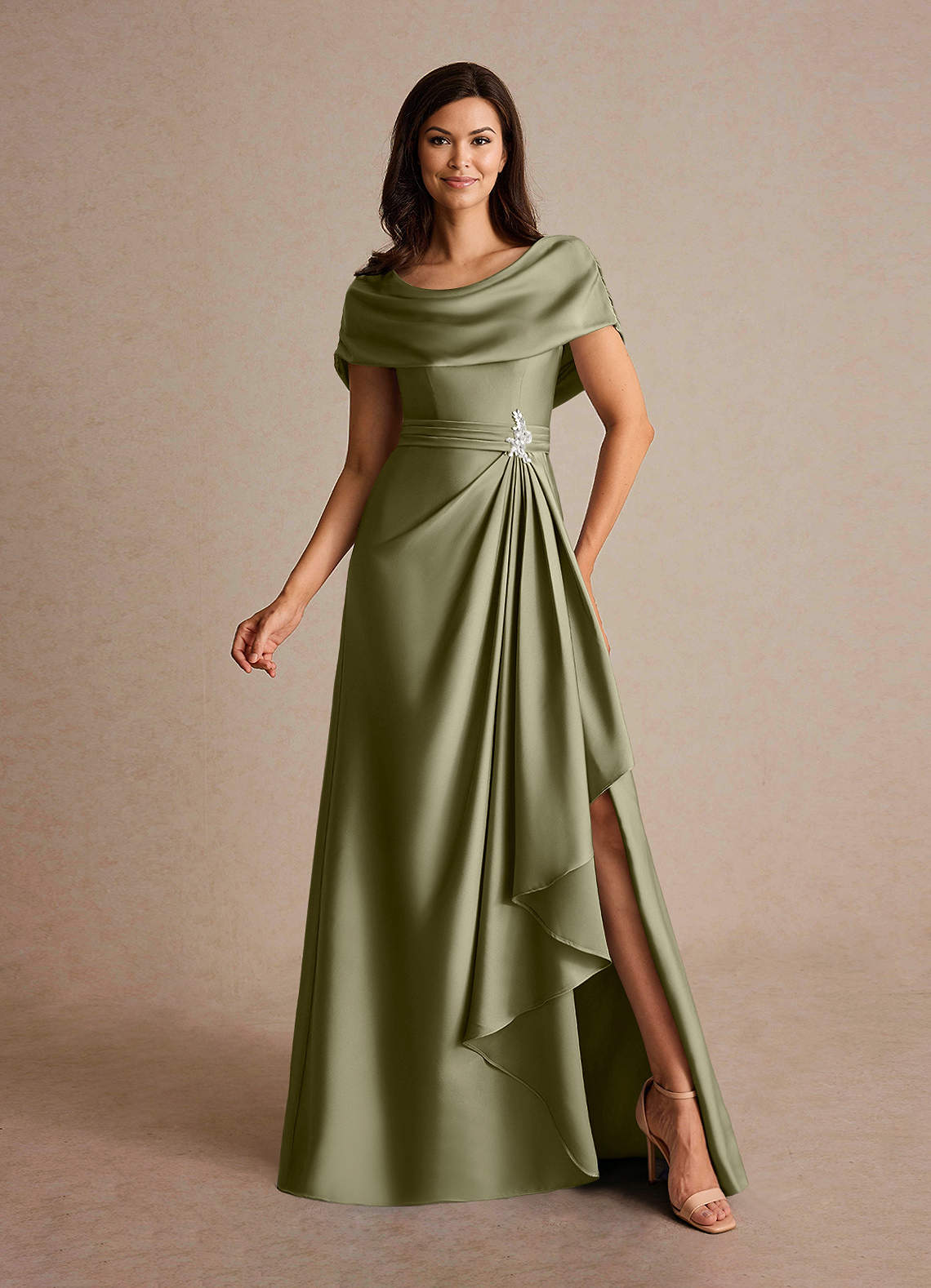 Azazie Branford vestidos de madre de la novia Vestido de Pistacho de Satén Elástico de Corte En A con Plisado image1