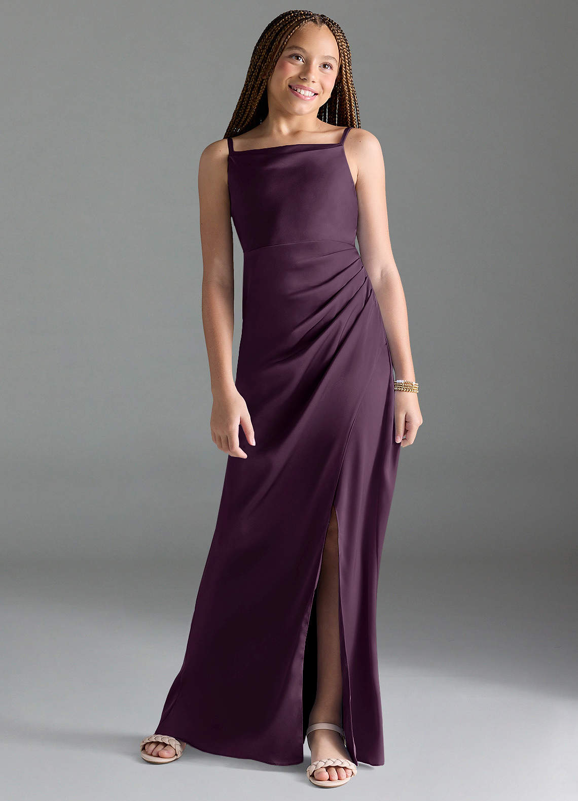 Azazie Leonis Junior Vestido Ameixa de Cetim elástico de Linha A com Plissado image1