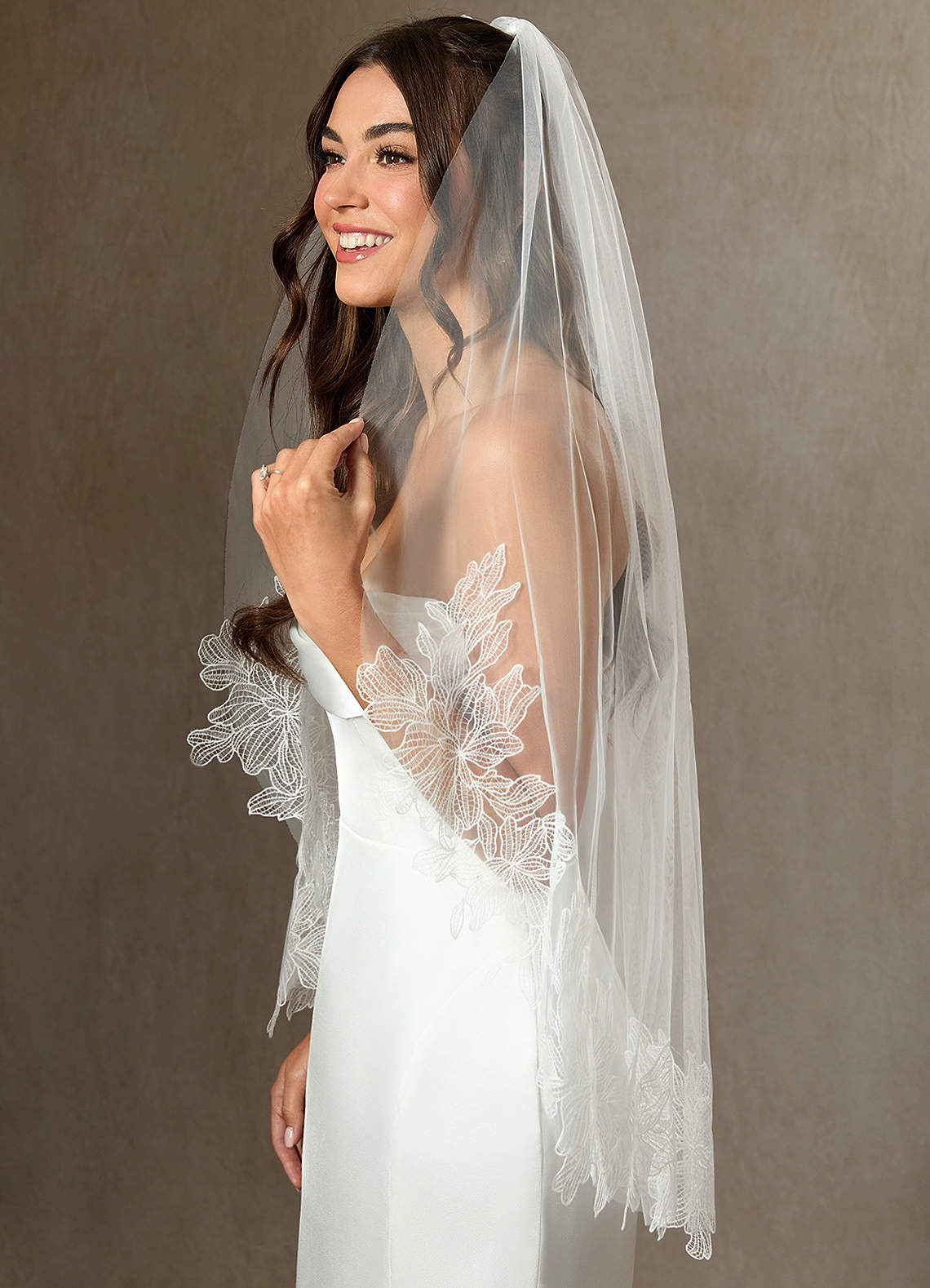 front Embroidered Floral Lace Hem Fingertip Length Veil
