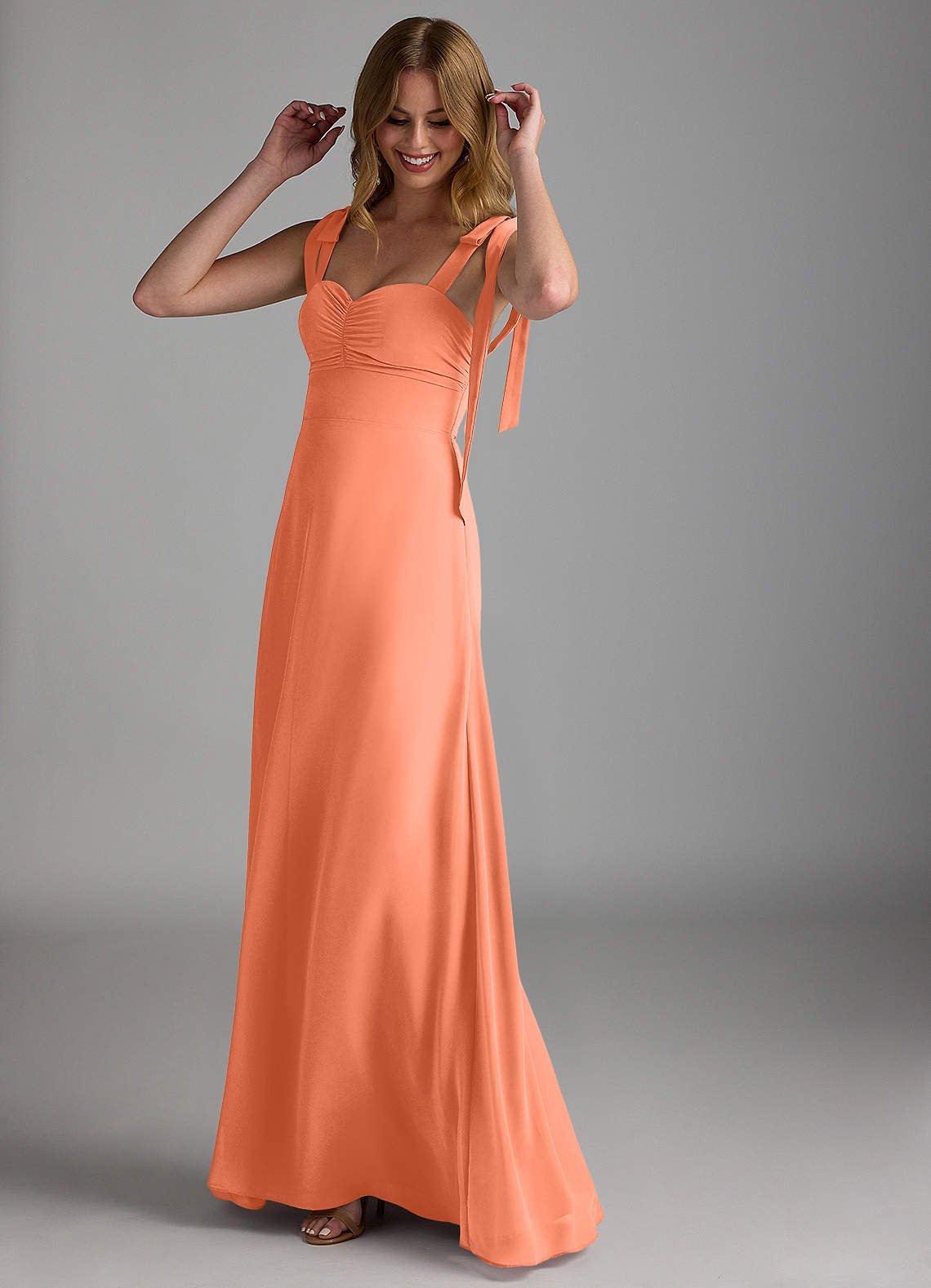 Azazie Lizet Vestidos de damas de honor Vestido de Atardecer de Gasa de Corte en A con Escote de Corazón image1