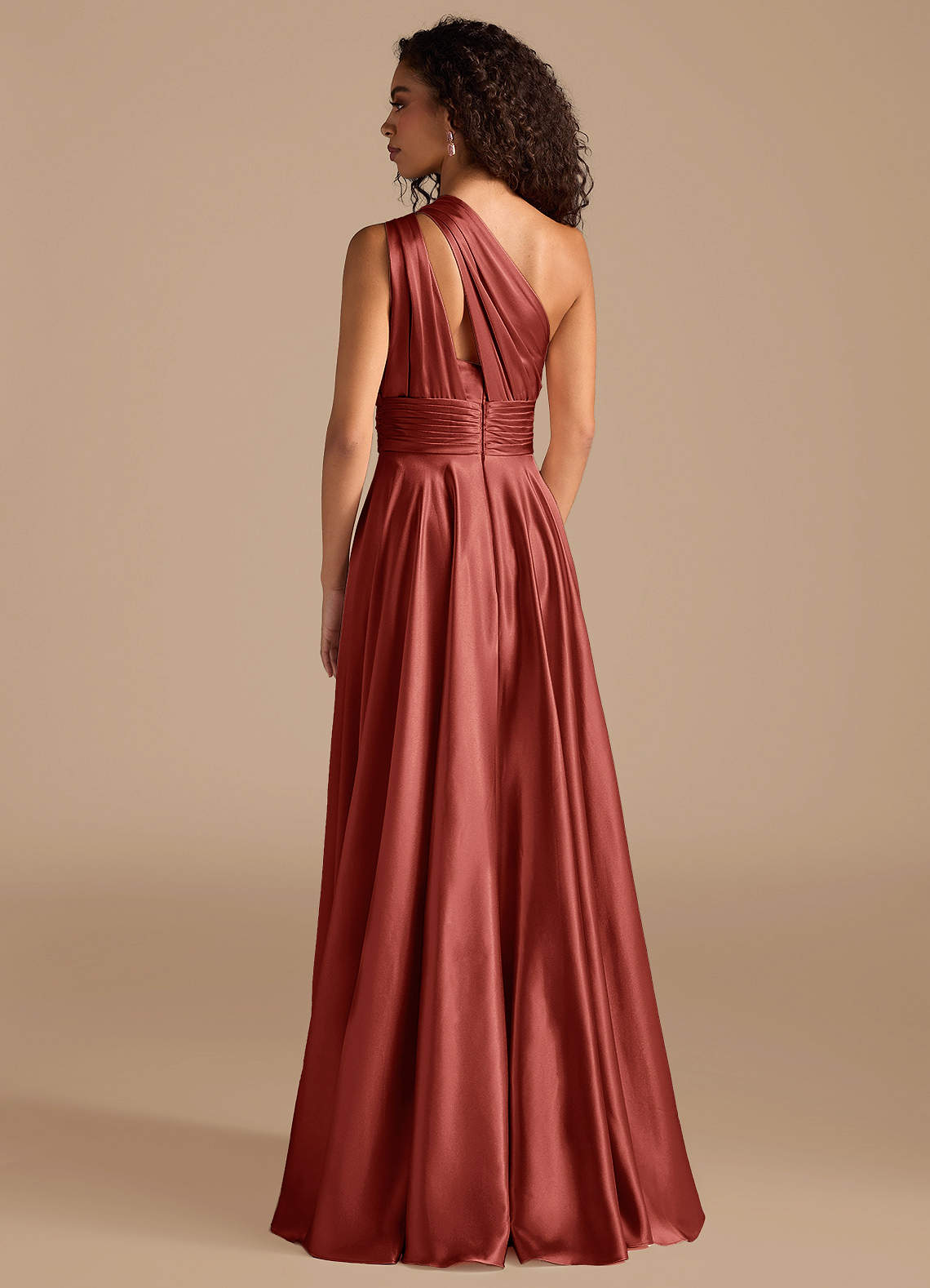 Azazie Charlize Robes de demoiselle d'honneur Robe Trapèze en Satiné métallisé Une épaule Terracotta image3