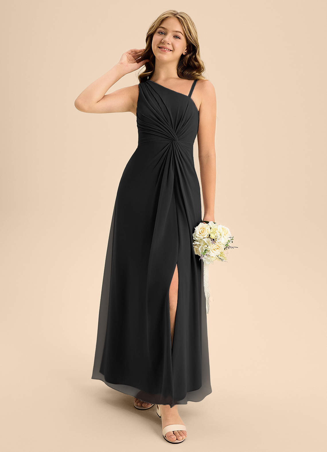 Azazie Brooke Junior Abito A-Line in Chiffon Spacco Laterale Nero image1
