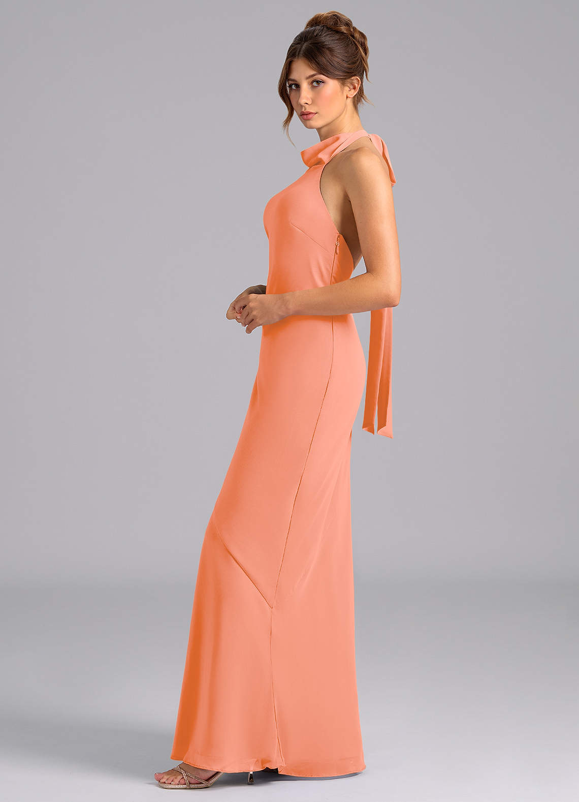 Azazie Velli Vestidos de damas de honor Vestido de Atardecer de Gasa de Corte Sirena con Cuello Alto image4