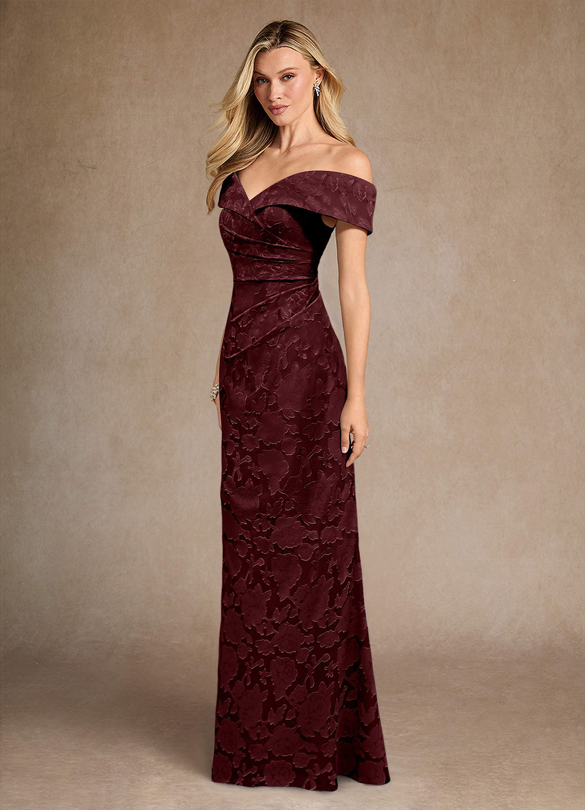 Azazie Canton Abiti per la Madre della Sposa Abito Sirena in Burnout Floreale a Spalla Scoperta Cabernet image1