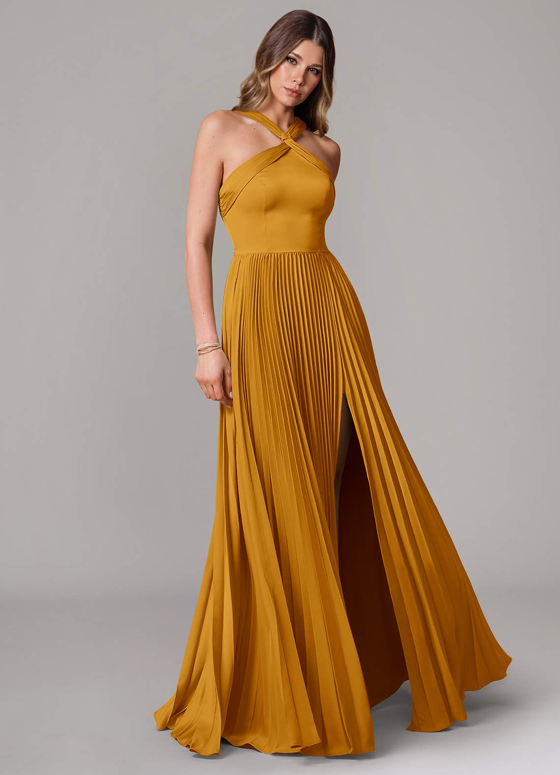 Azazie Afra Vestidos de damas de honor Vestido de Caramelo de Satén Elástico de Corte en A con Plisado image1