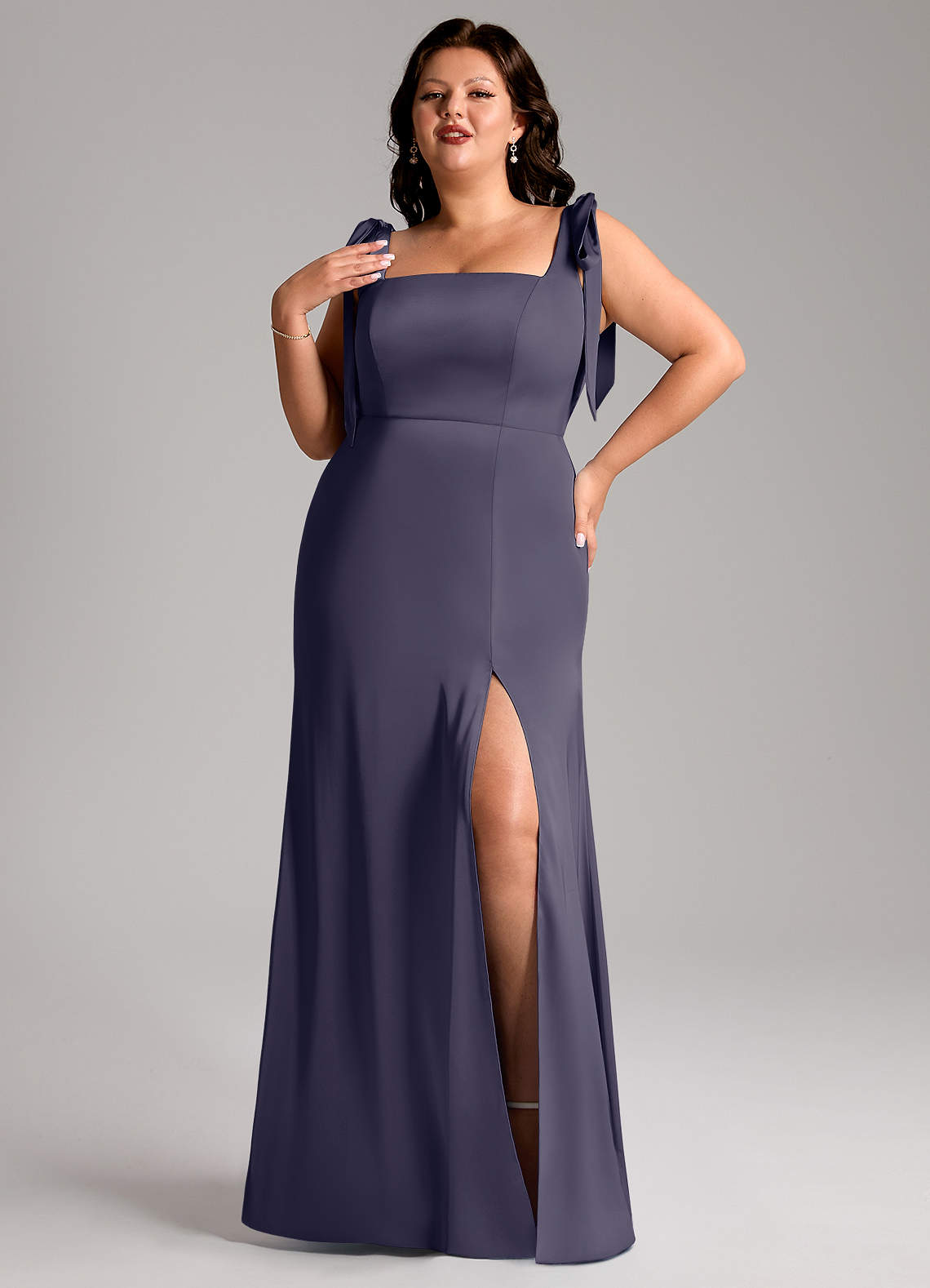 Azazie Frostine Jurken voor bruidsmeisjes Jurk van Stretch Satijn met A-Lijn Boog Stormachtig image1