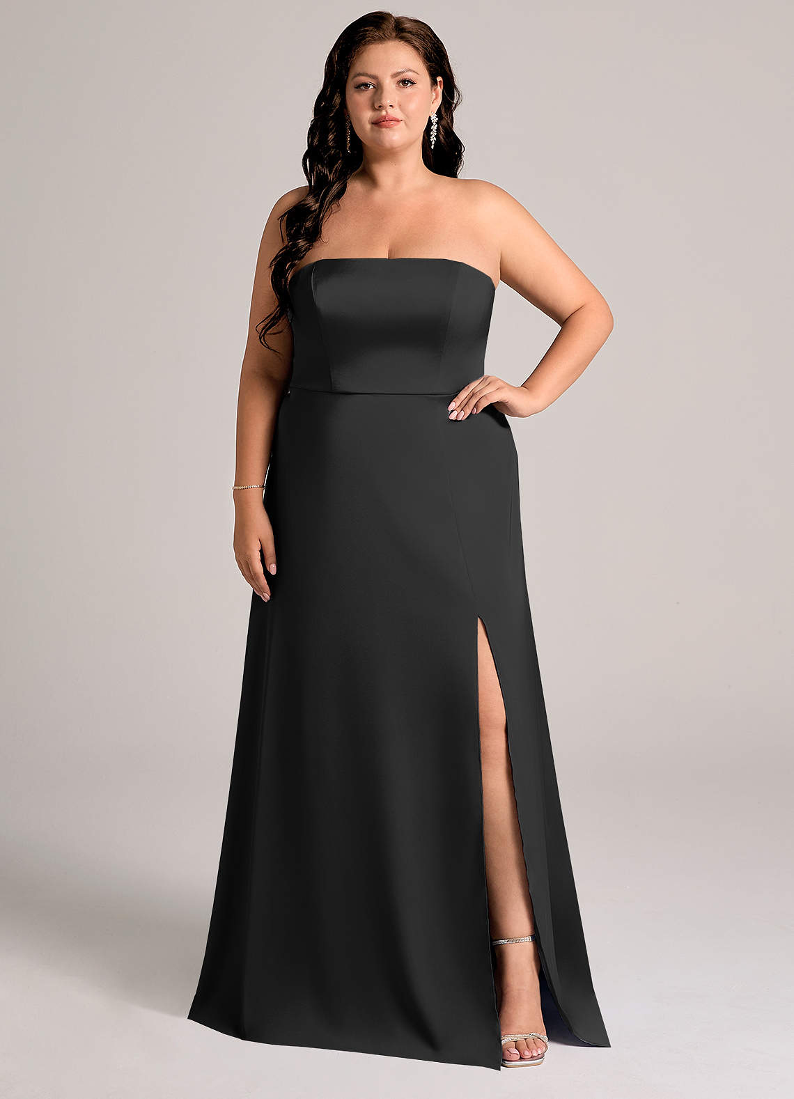 Azazie Wren Jurken voor bruidsmeisjes Converteerbaar Jurk van Stretch Satijn met A-Lijn Strapless Zwart image1