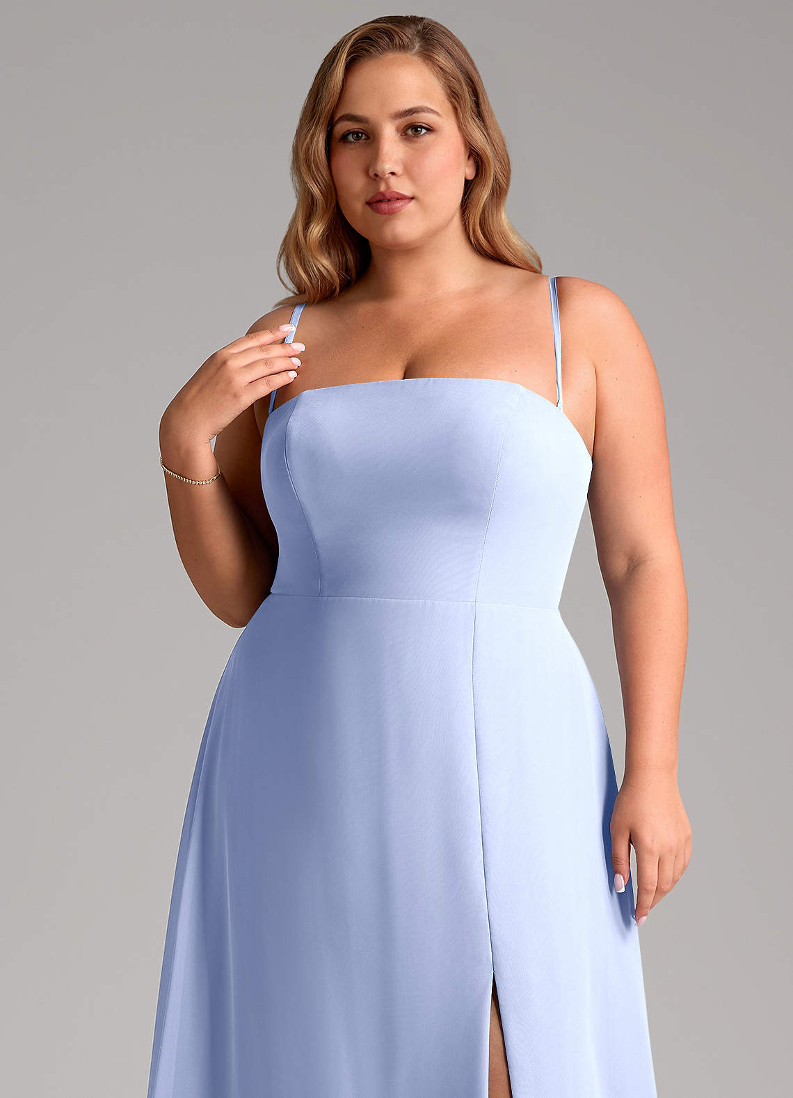 Azazie Wren Vestidos de madrinha de casamento Vestido Gelo de Chiffon de Linha A com Fenda Lateral image10