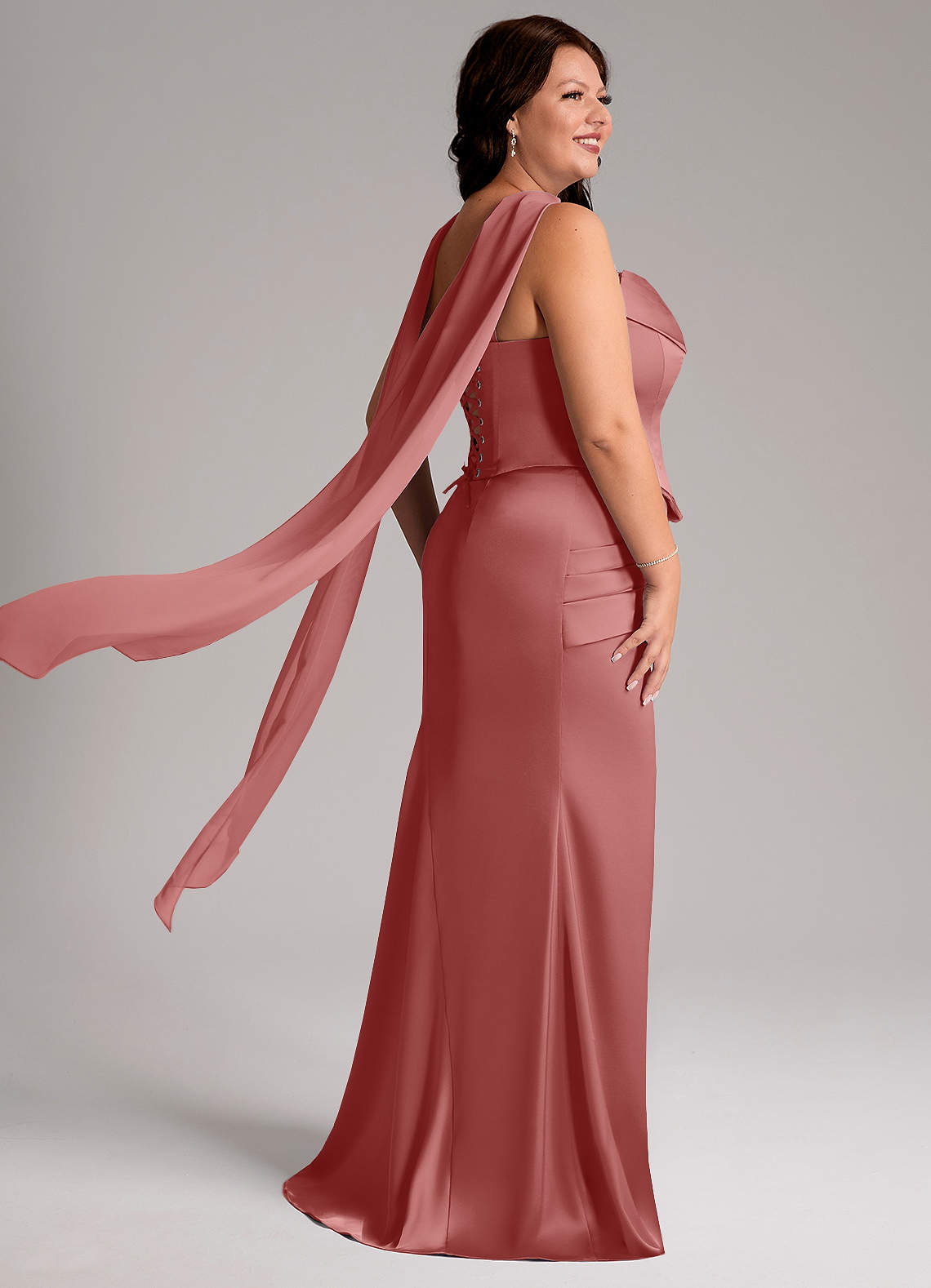 Azazie Sorrel Robes de demoiselle d'honneur Robe Sirène Convertible en Satin extensible Sans bretelles Antique Rose image8