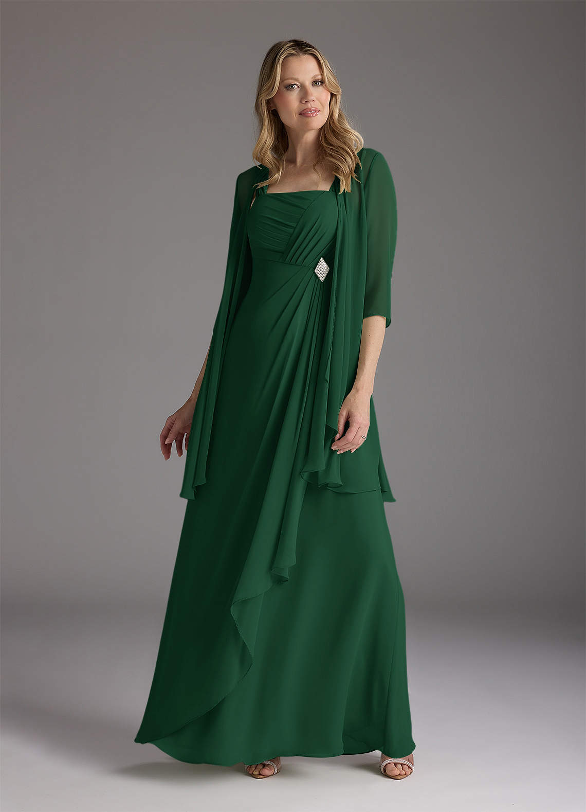 Azazie Weisz Mère de la mariée Robes Robe Trapèze en Mousseline de soie Encolure carrée plissée Vert Foncé image1