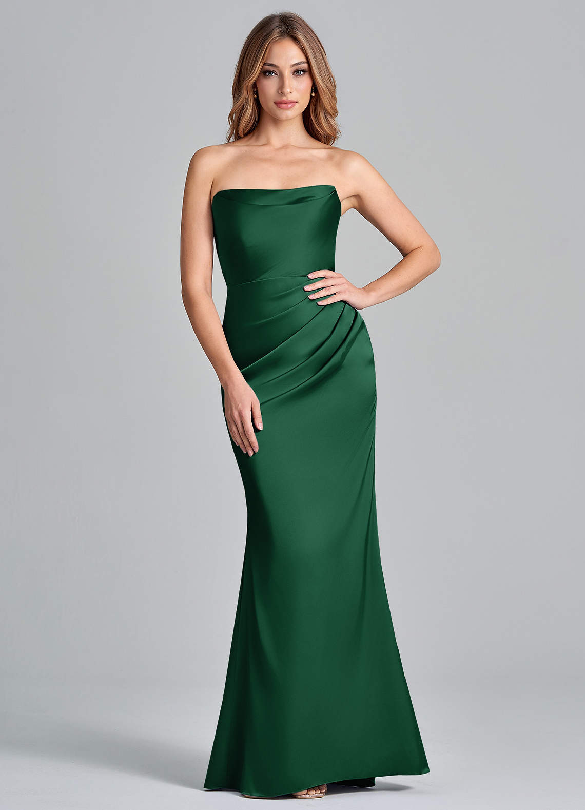 Azazie Olea 신부 들러리 드레스 인어 스트랩리스 스트레치 새틴 바닥 길이 드레스 image1