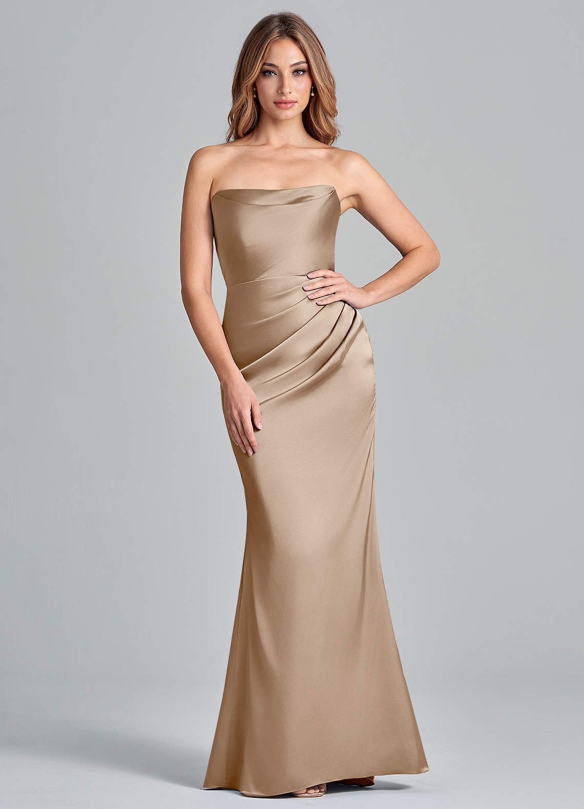 Azazie Olea 신부 들러리 드레스 인어 스트랩리스 스트레치 새틴 바닥 길이 드레스 image1