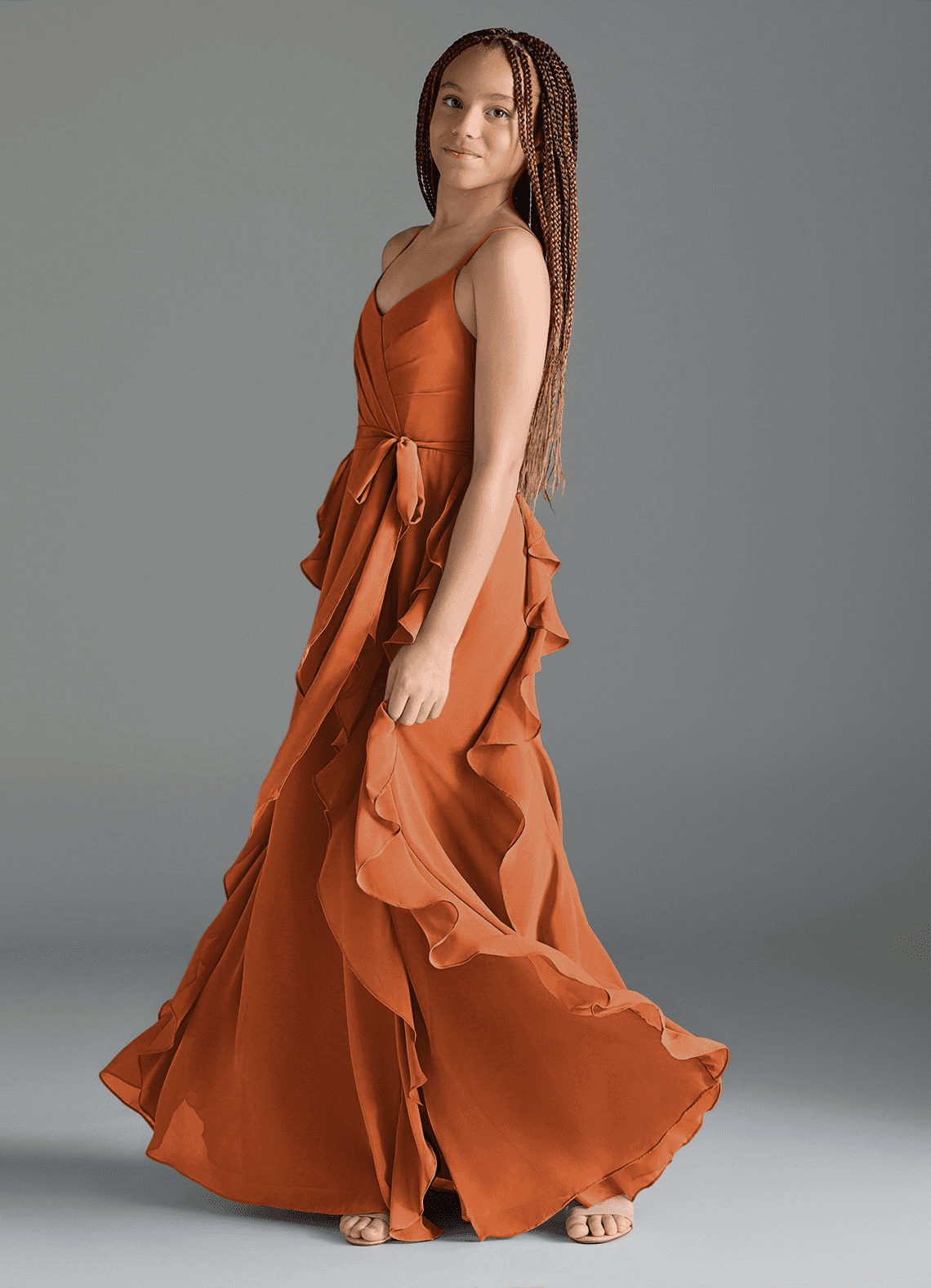 Azazie Peyton Junior Vestido Canela de Chiffon de Linha A com Plissado image3