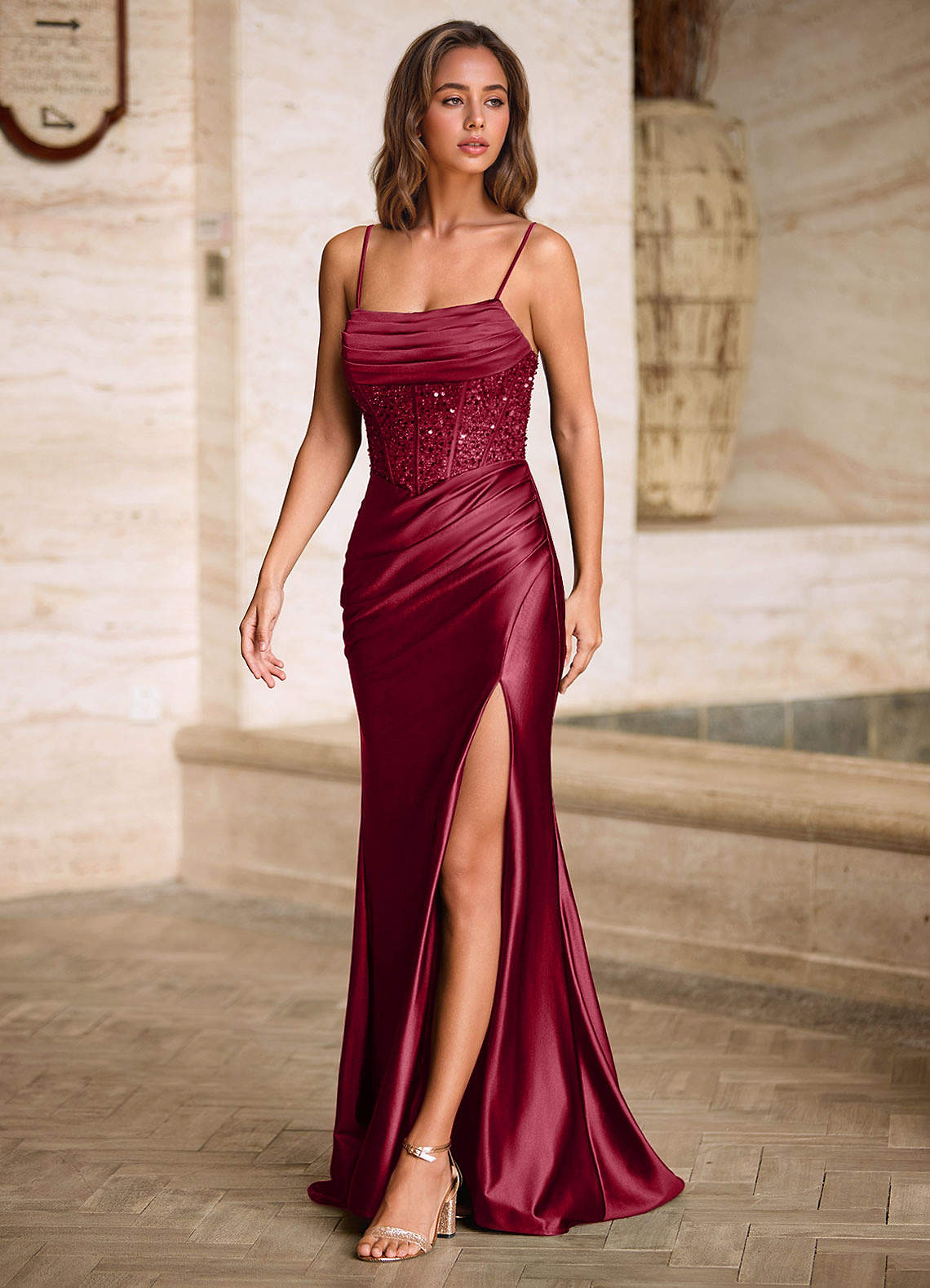 Starlit Borgonha Vestido de baile com gola drapeada image4