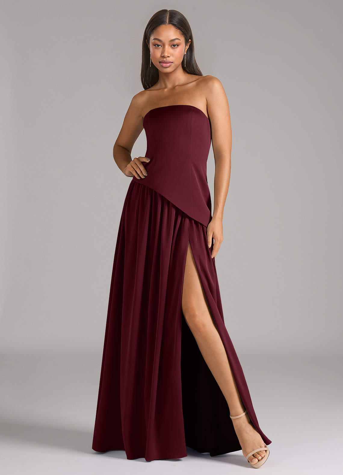Azazie Adeline Vestidos de damas de honor Vestido de Cabernet de Satén Elástico de Corte en A Convertible con Sin tirantes image1