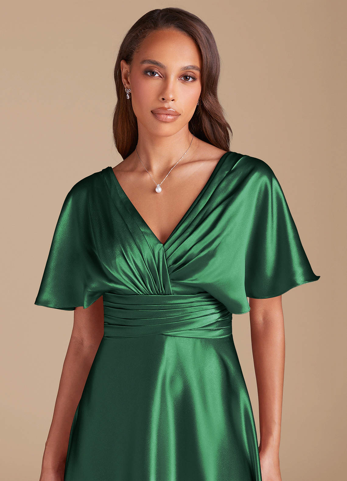Azazie Pamela Vestidos de damas de honor Vestido de Verde Oscuro de Satén Metálico de Corte en A con Plisado image1