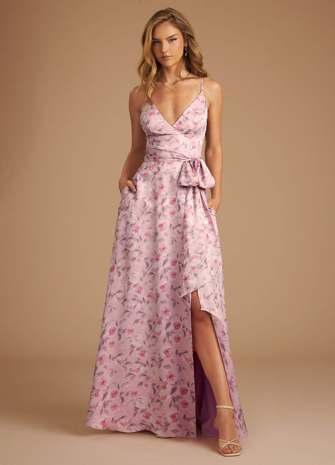 Azazie Sophia Vestidos de damas de honor Vestido de Roseta Floral De Ensueño de Floral De Ensueño de Corte en A con Plisado image1