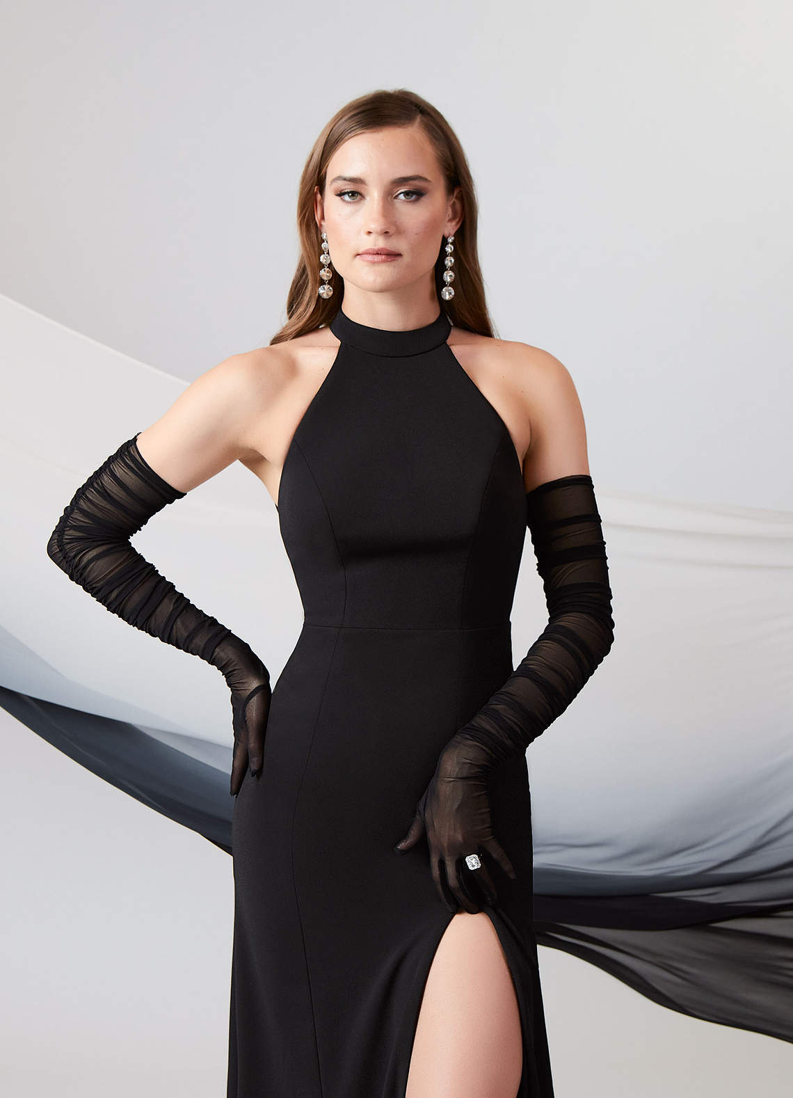 Azazie Aerith Abiti da Sposa Abito Tubino in Crepe Elasticizzato Fiocco Nero image14