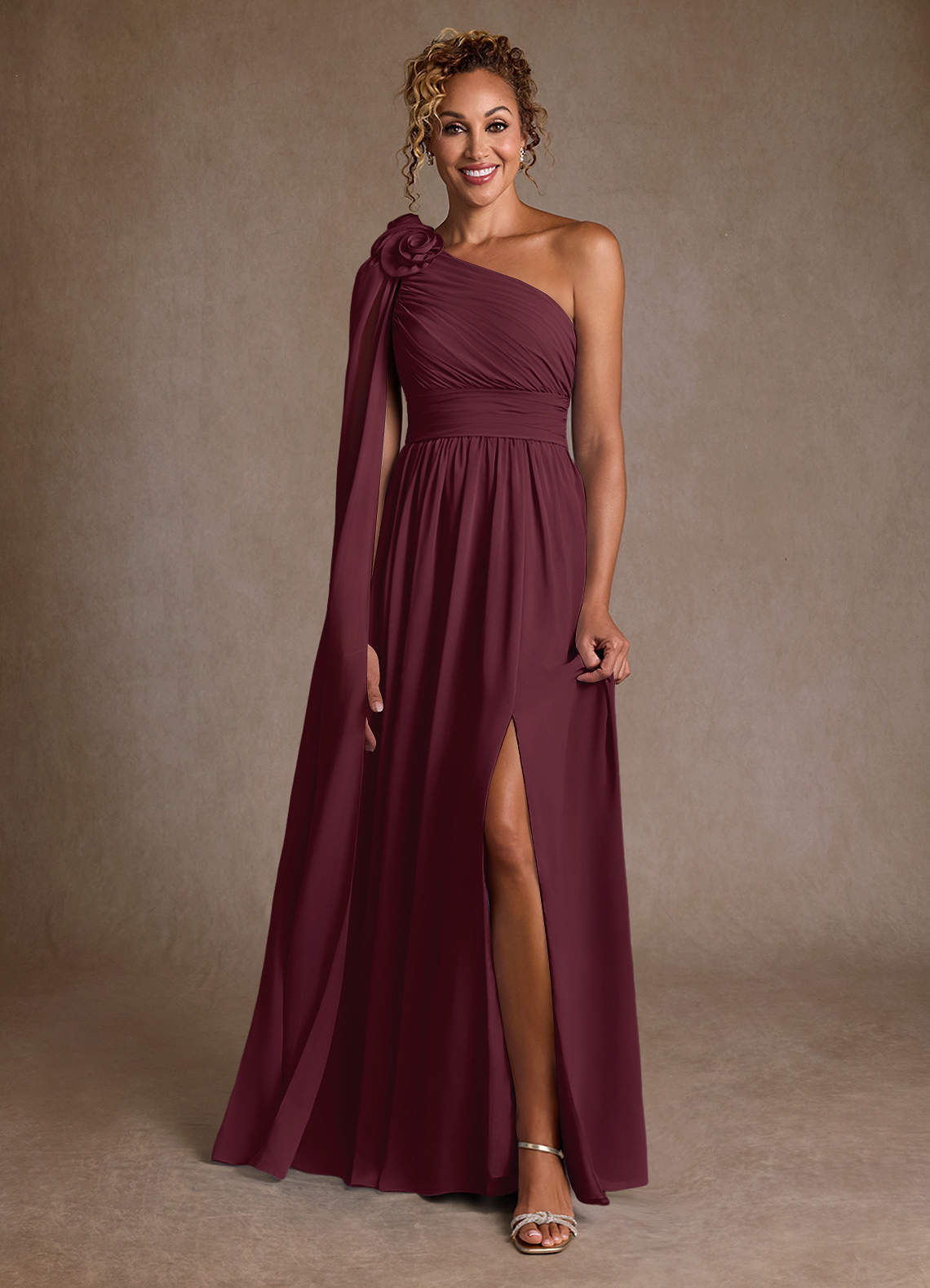 Azazie Lancaster vestidos de madre de la novia Vestido de Cabernet de Gasa de Corte en A con Hombro unilateral image1