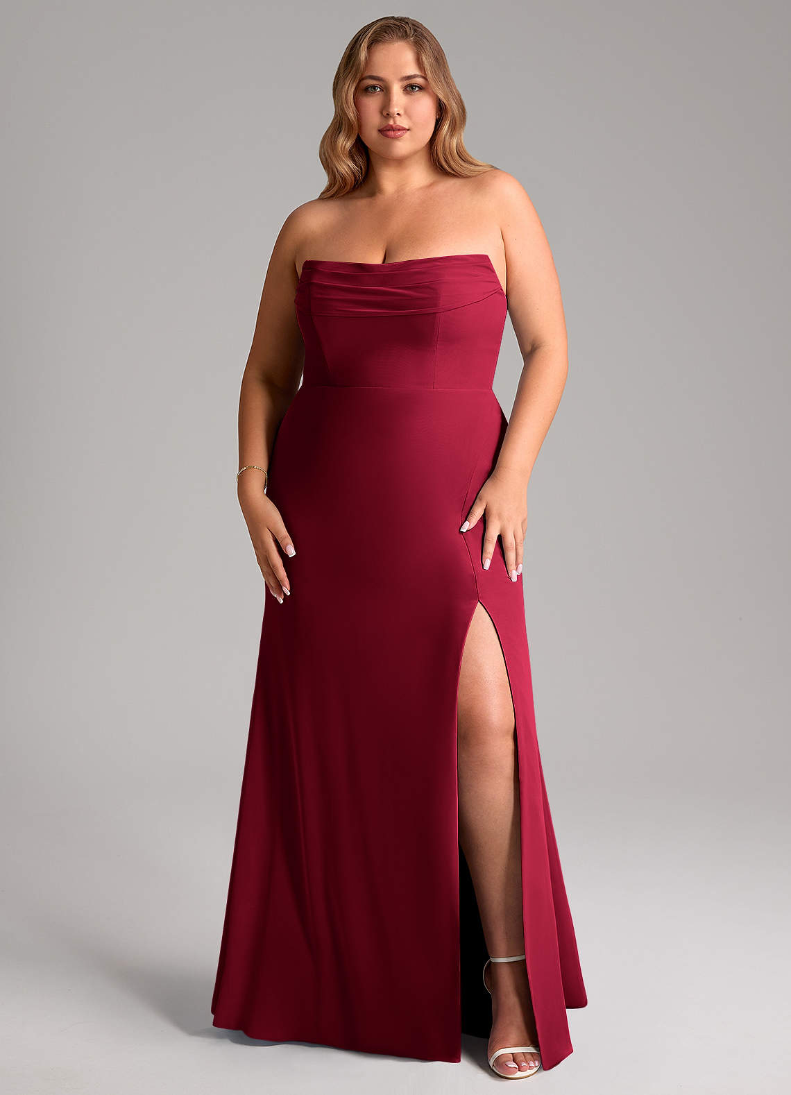 Azazie Saige Vestidos de madrinha de casamento Vestir Borgonha de Chiffon de Linha A com Fora do ombro image15