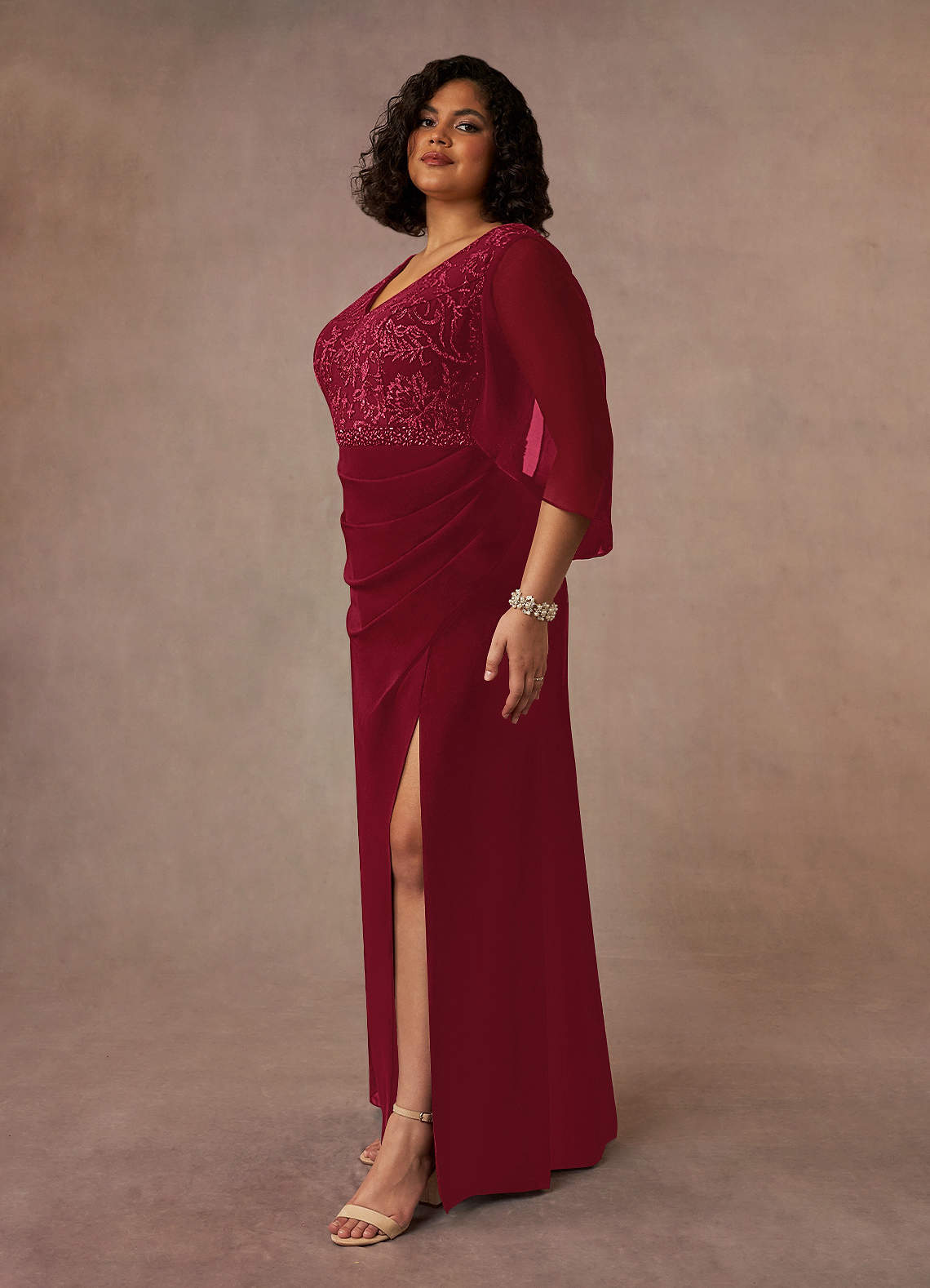 Azazie Laina vestidos de madre de la novia Vestido de Borgoña de Gasa de Corte Sirena con Encaje image1