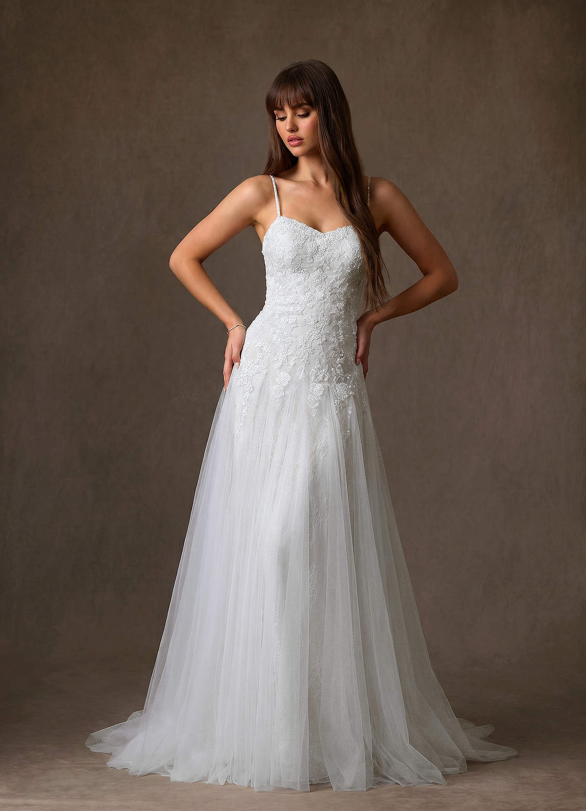 Azazie Lumina Vestidos de noiva Vestido Diamante Branco de Renda de Linha A com Decote Coração image6