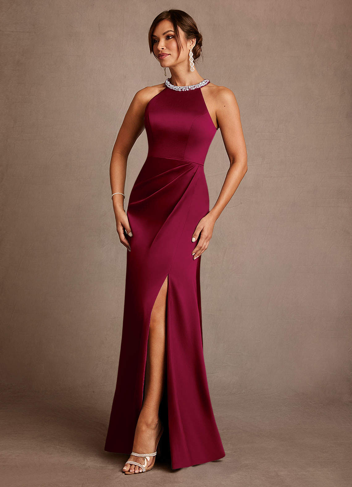 Azazie Lawrence vestidos de madre de la novia Vestido de Borgoña de Satén Elástico de Corte en A con Plisado image1
